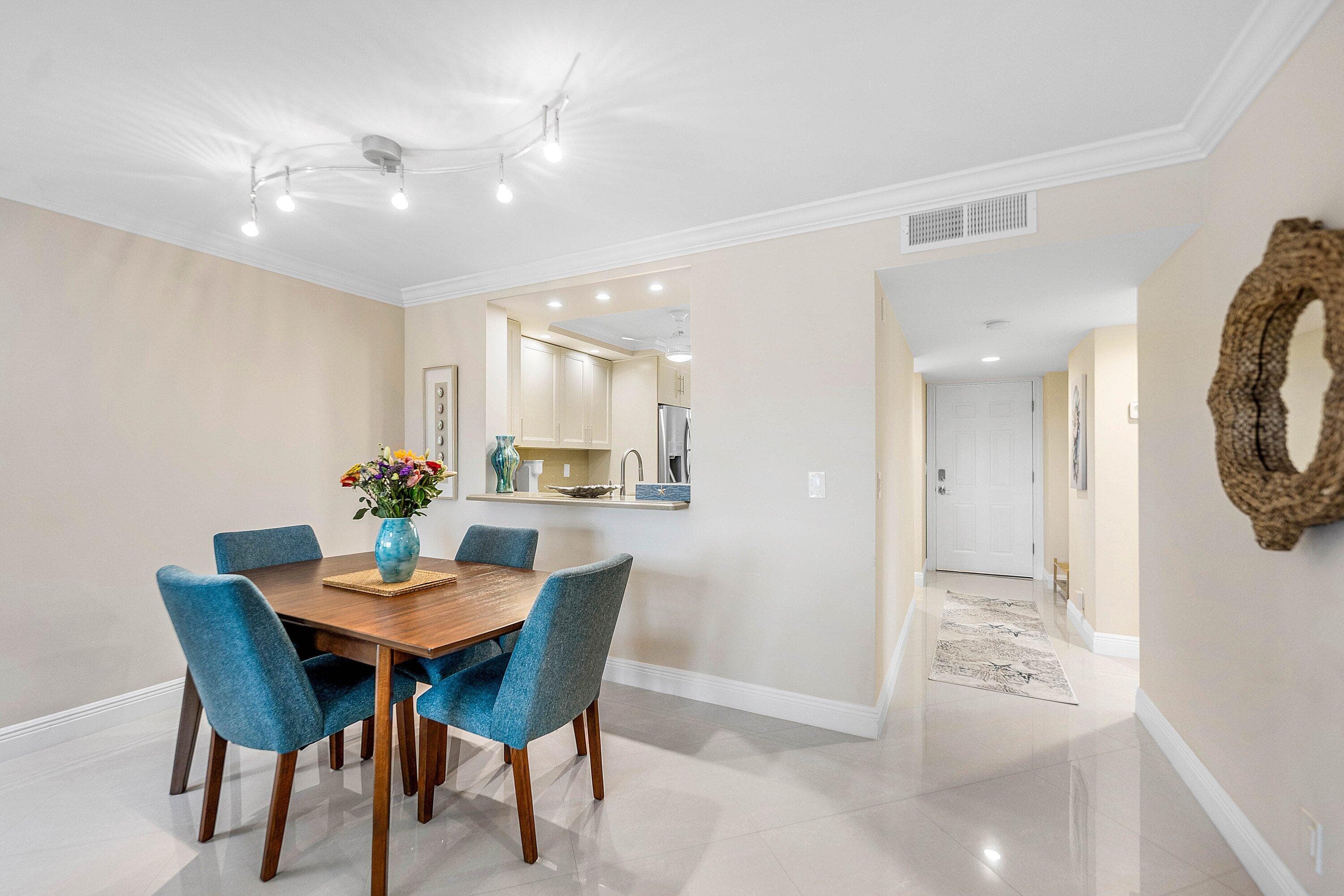7286 Huntington Lane 301, Delray Beach, FL 33446 — photo 10 of 27