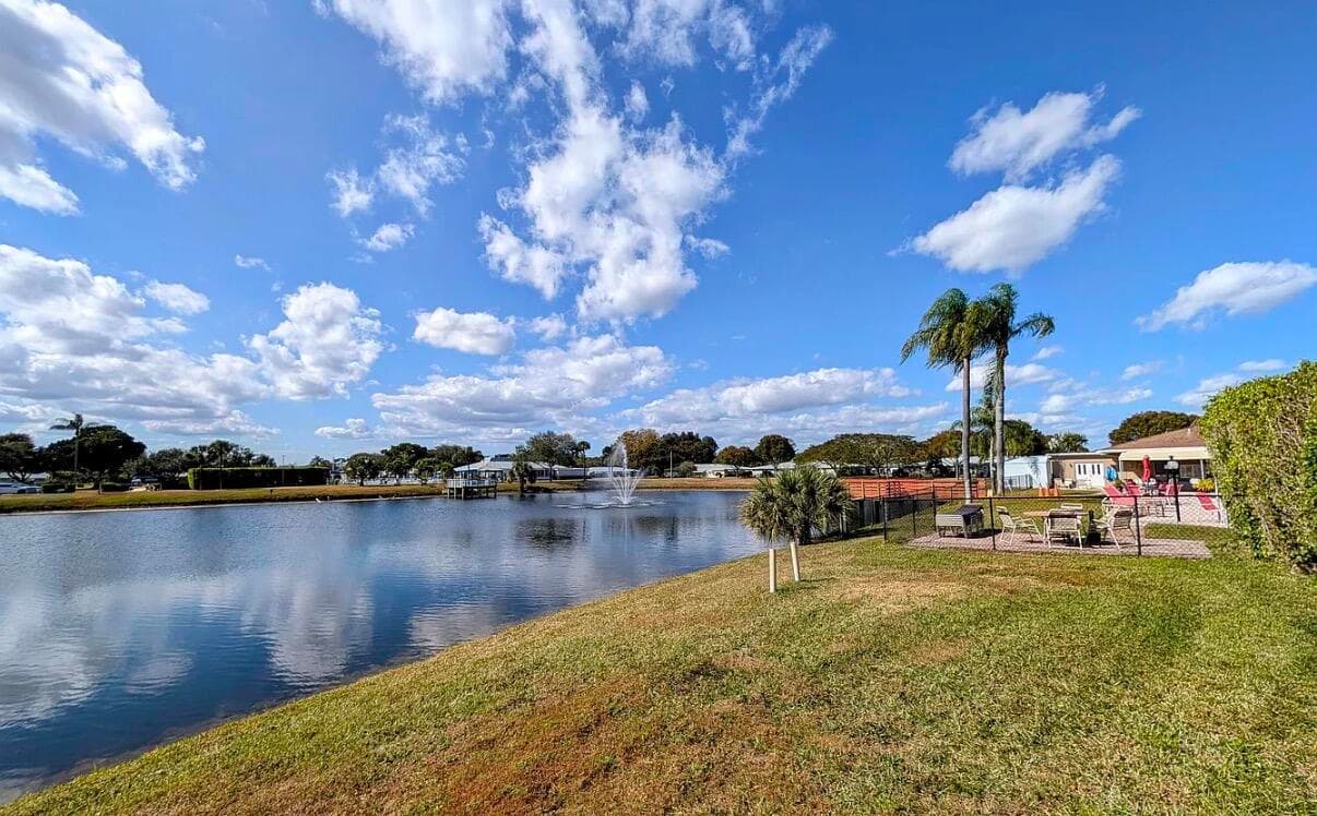 370 High Point Boulevard C, Delray Beach, FL 33445 — photo 2 of 41