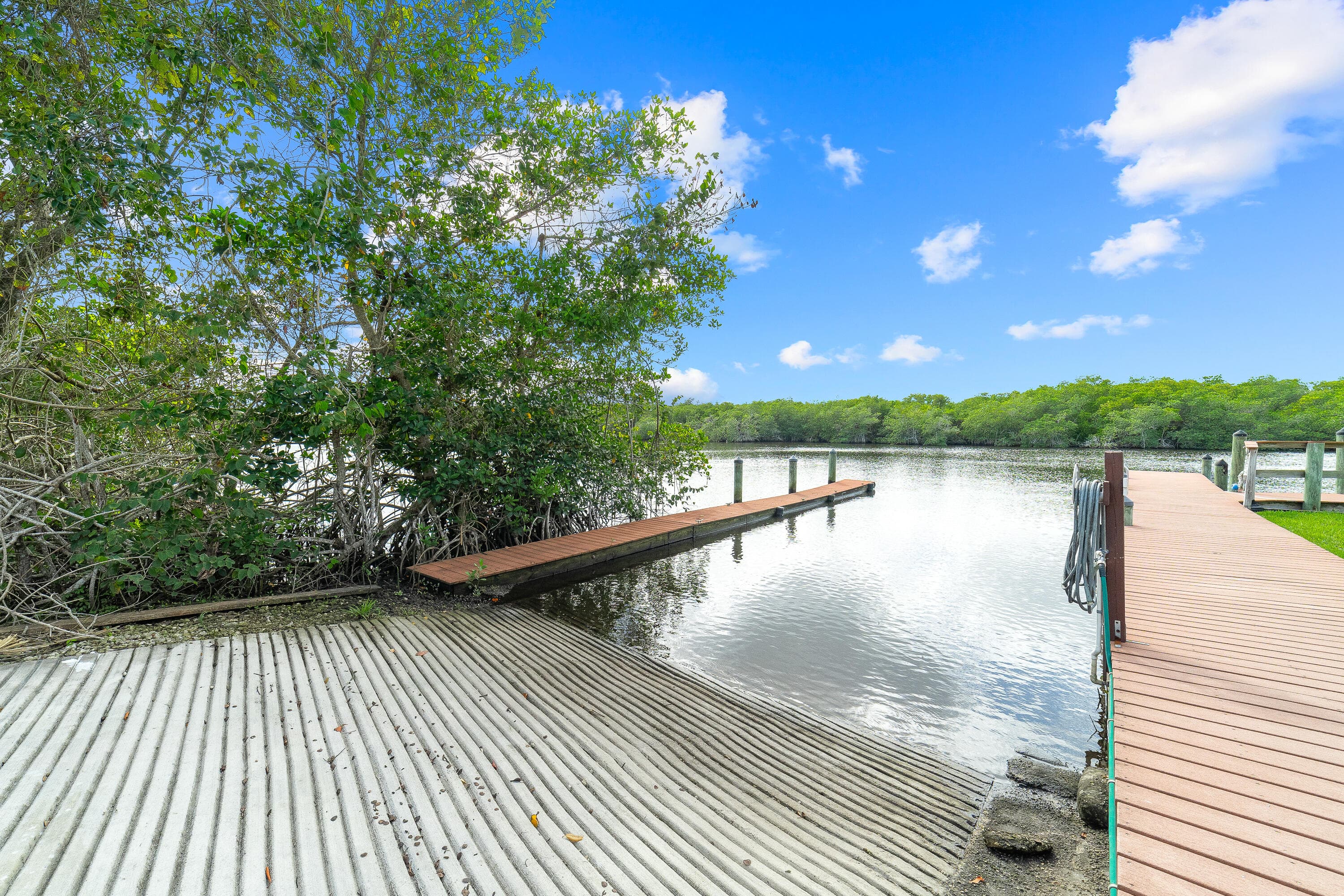 841 SW South River Drive 205, Stuart, FL 34997 — photo 2 of 39