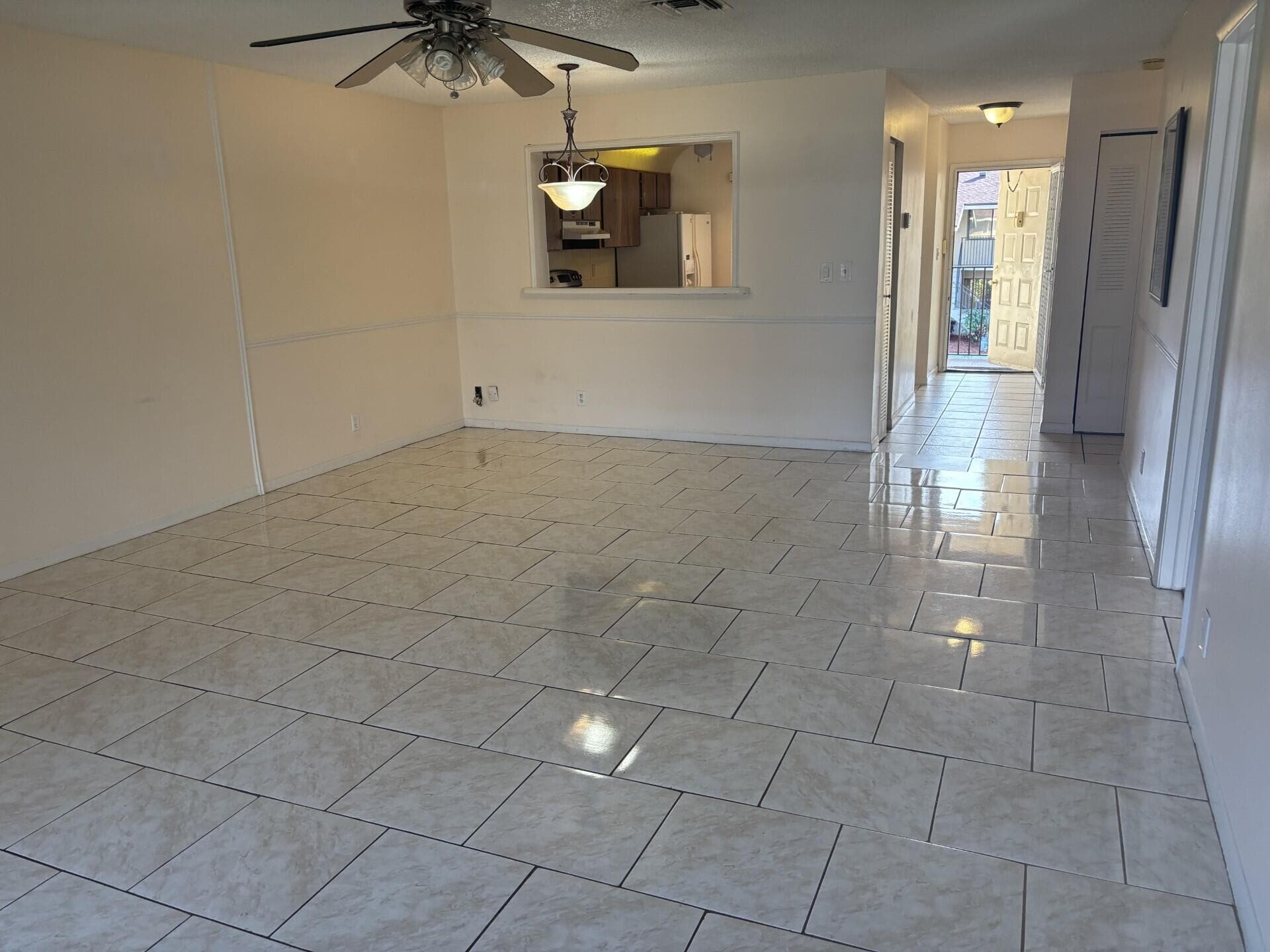 110 SE 7th St- Unit 5 Bldg 110, Deerfield Beach, FL 33441 — photo 5 of 18