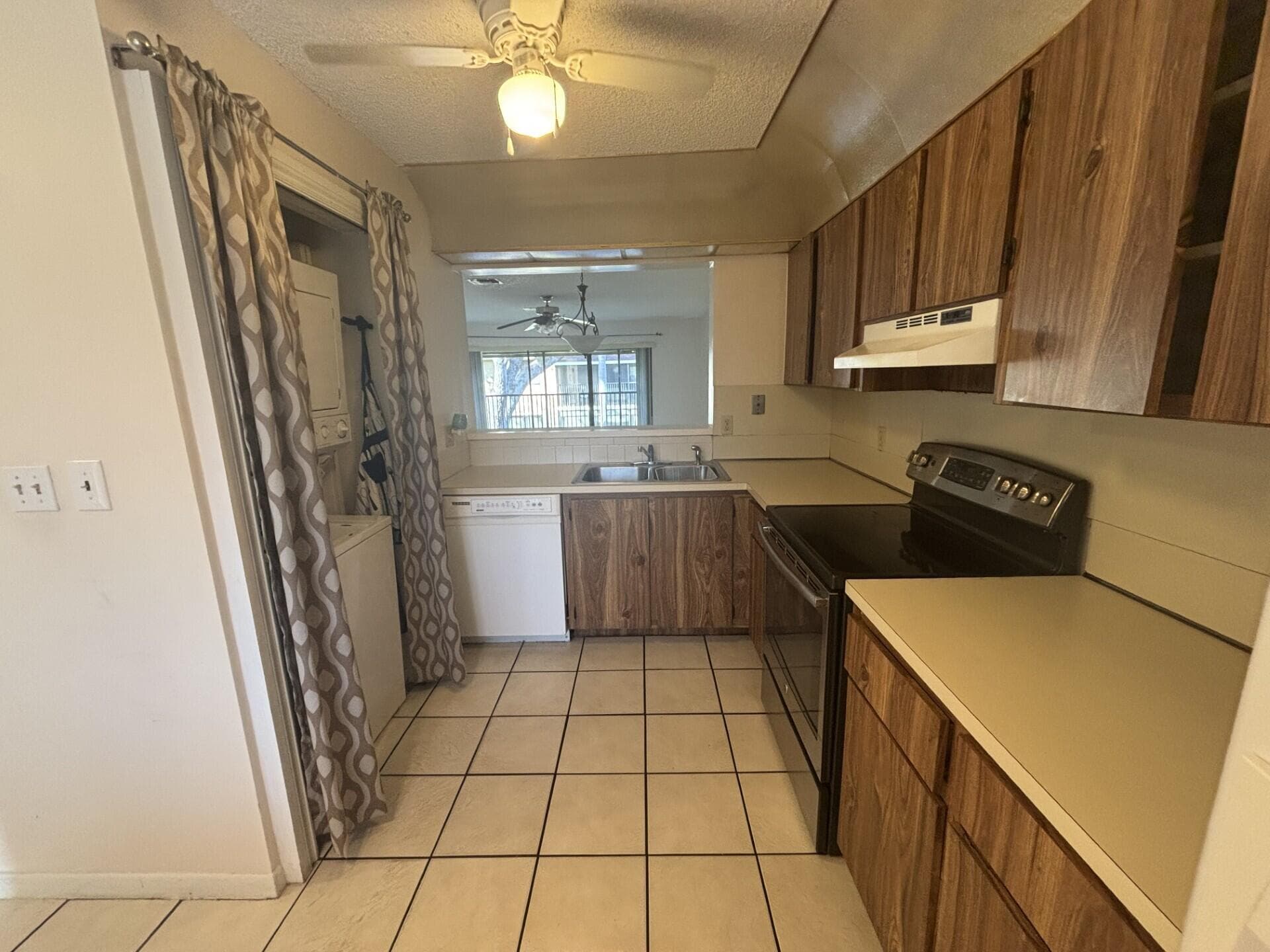 110 SE 7th St- Unit 5 Bldg 110, Deerfield Beach, FL 33441 — photo 7 of 18