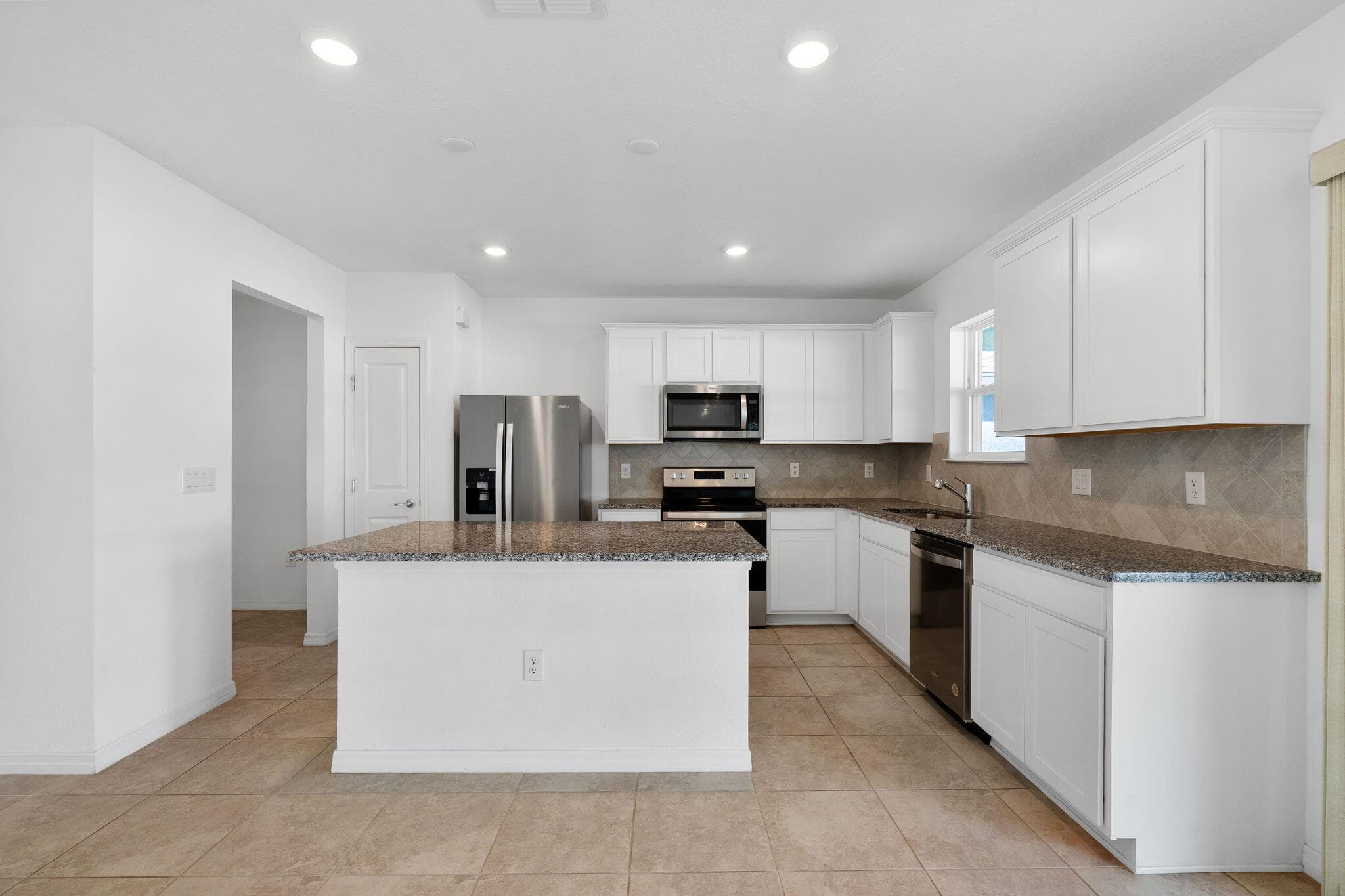 9644 Summers Cay Circle, Thonotosassa, FL 33592 — photo 15 of 55
