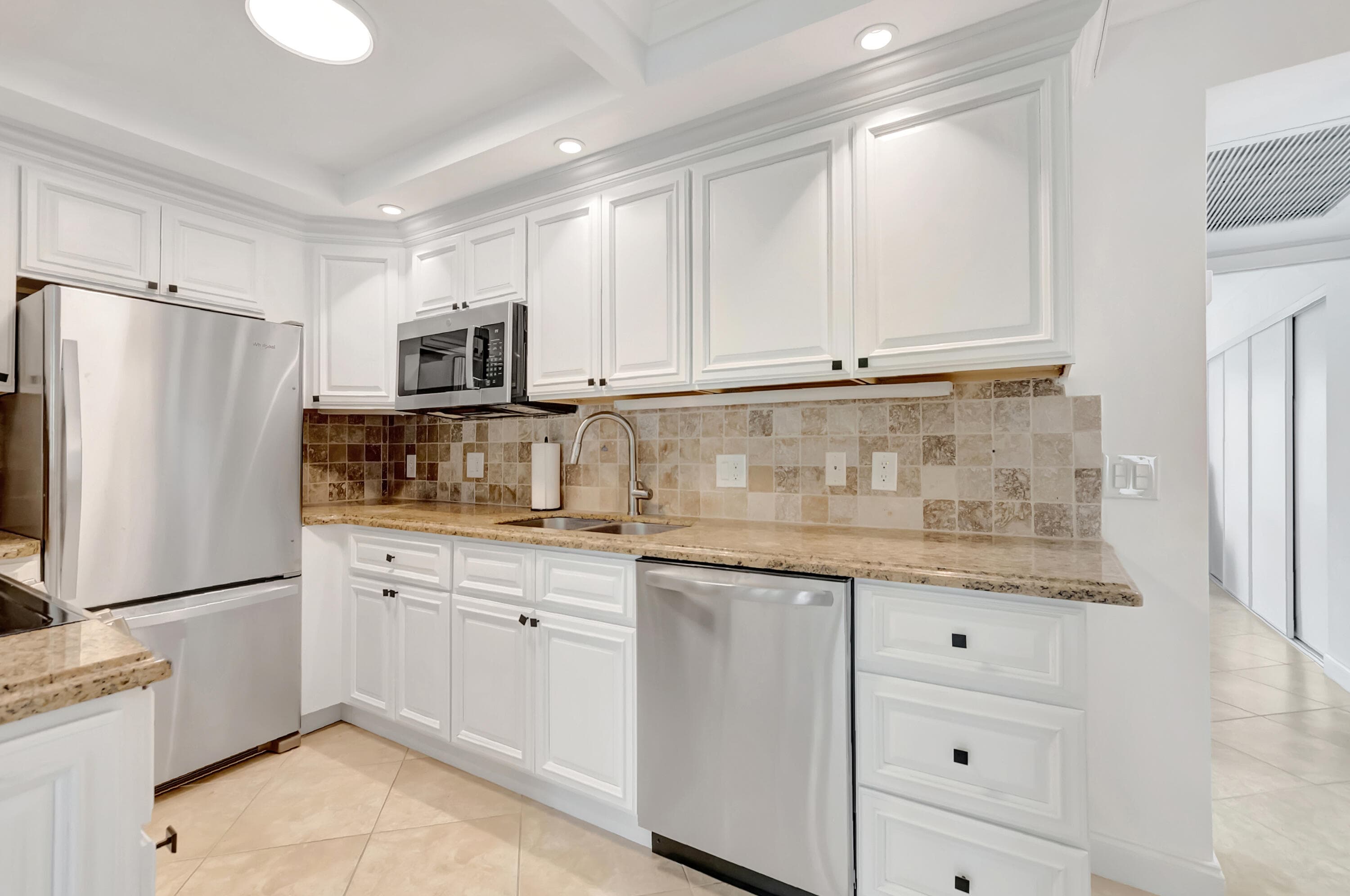 1072 Yarmouth D, Boca Raton, FL 33434 — photo 11 of 41