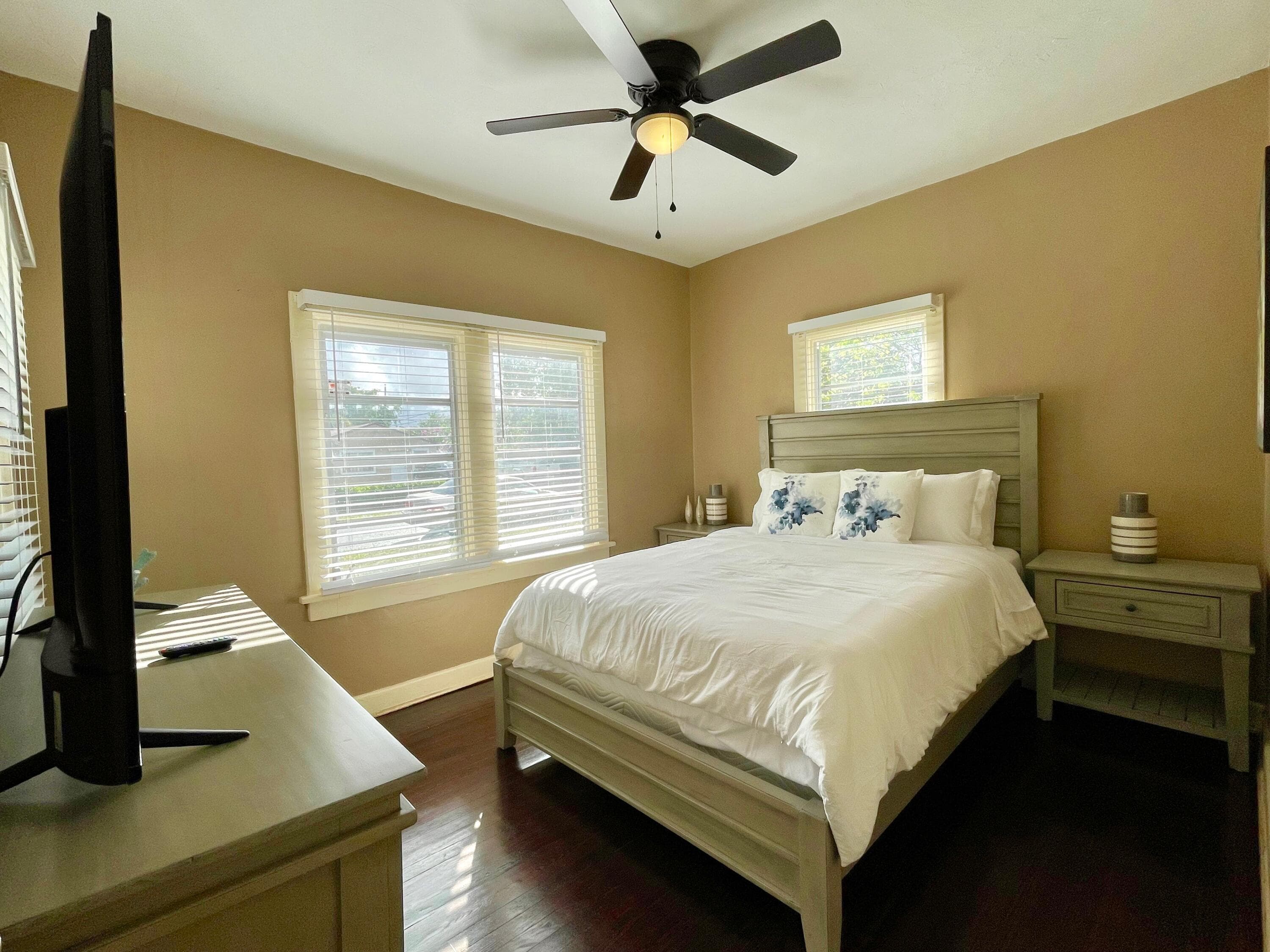 5555 Garden Avenue Sfh With A Detached Apt. Bldg., West Palm Beach, FL 33405 — photo 12 of 39