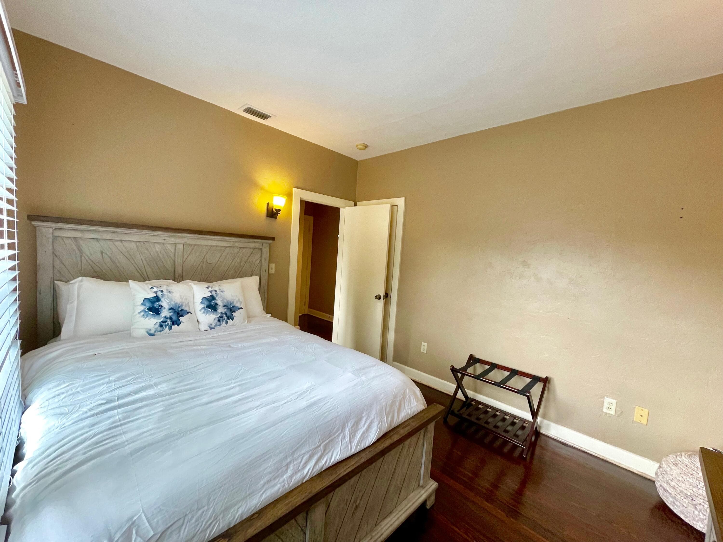 5555 Garden Avenue Sfh With A Detached Apt. Bldg., West Palm Beach, FL 33405 — photo 16 of 39