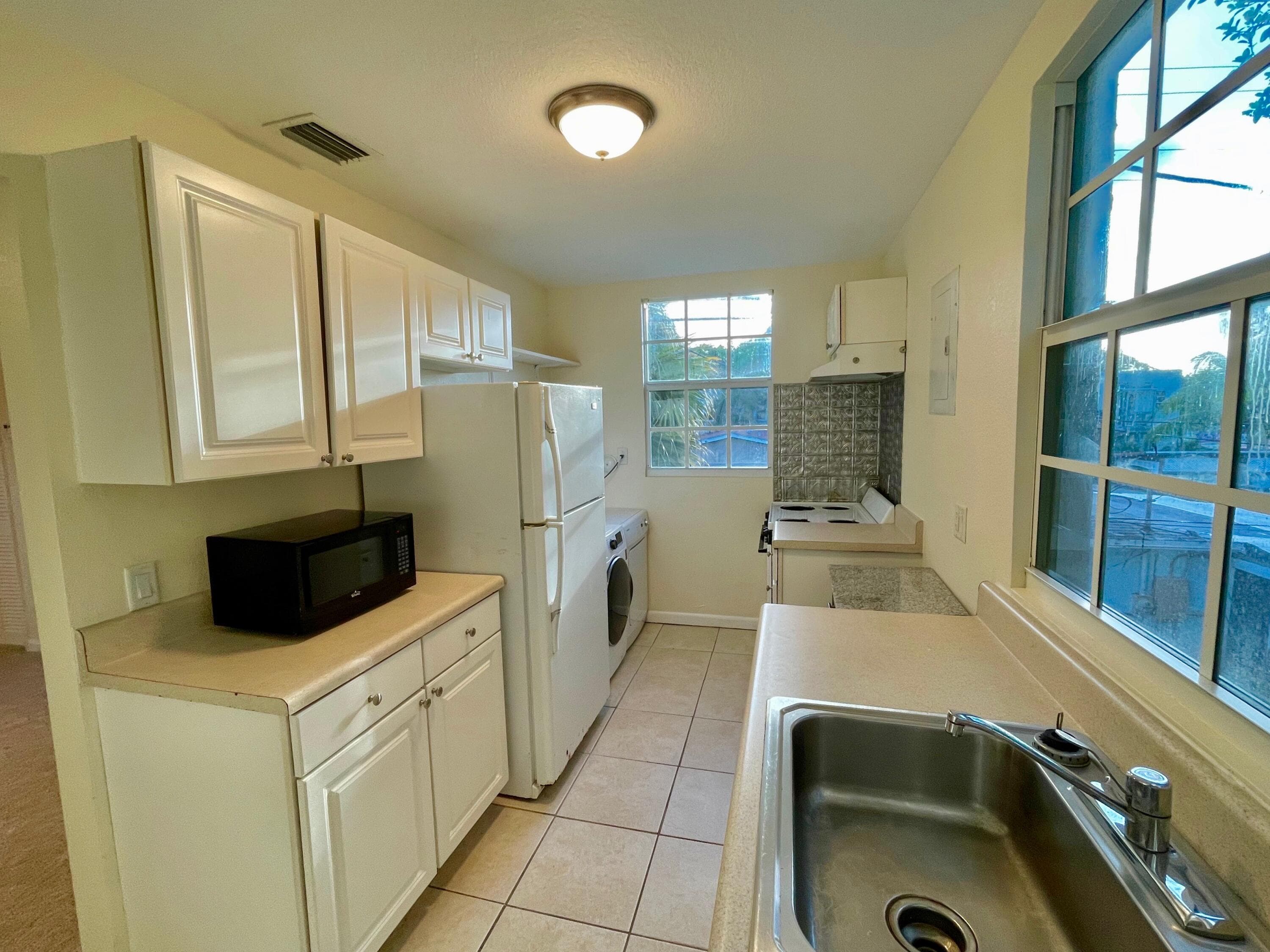 5555 Garden Avenue Sfh With A Detached Apt. Bldg., West Palm Beach, FL 33405 — photo 38 of 39