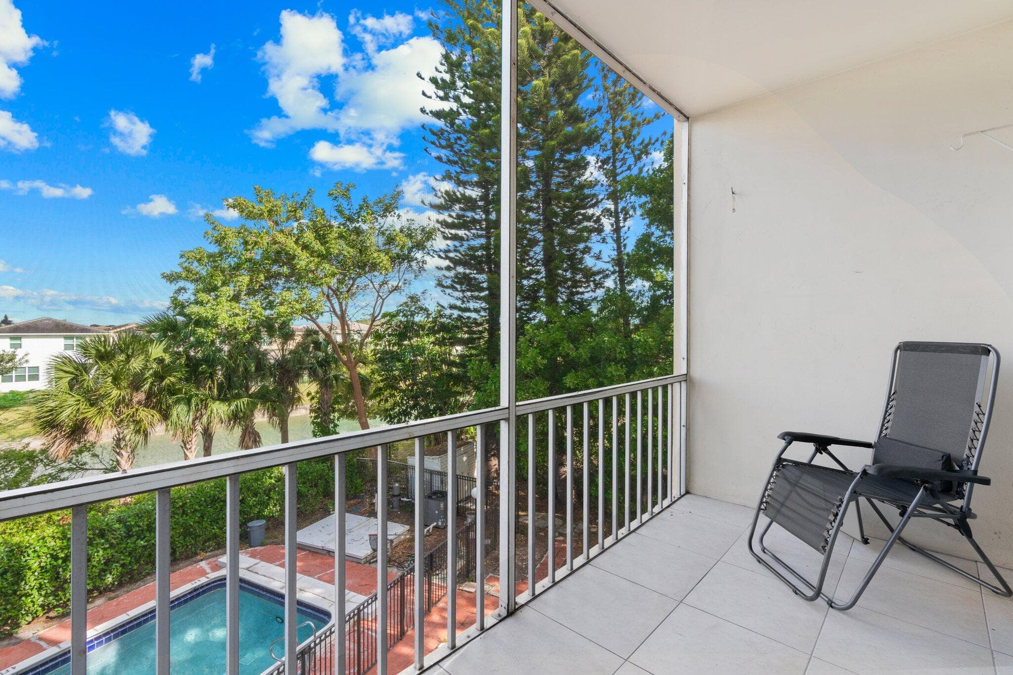 1101 Crystal Lake Drive 309, Pompano Beach, FL 33064 — photo 5 of 9