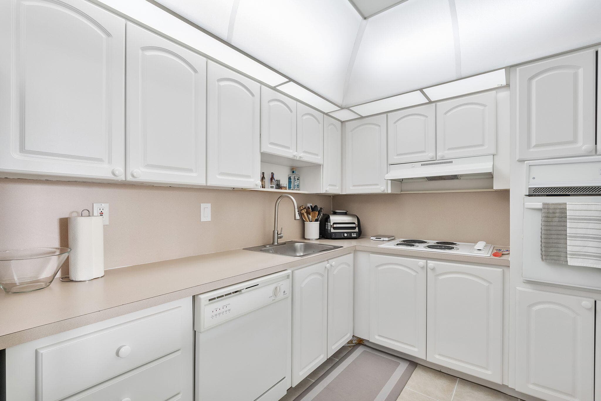 19380 Collins Avenue 523, Sunny Isles Beach, FL 33160 — photo 15 of 32