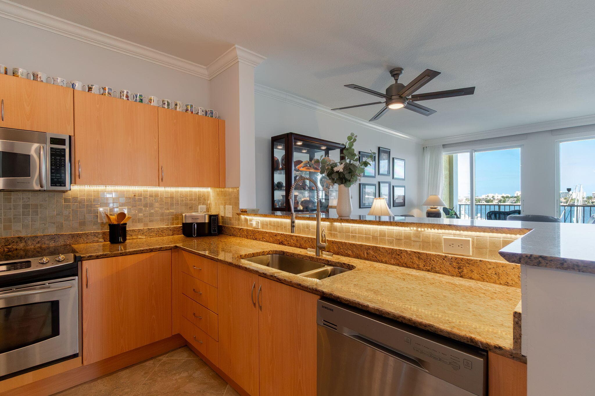 806 E Windward Way 524, Lantana, FL 33462 — photo 28 of 44