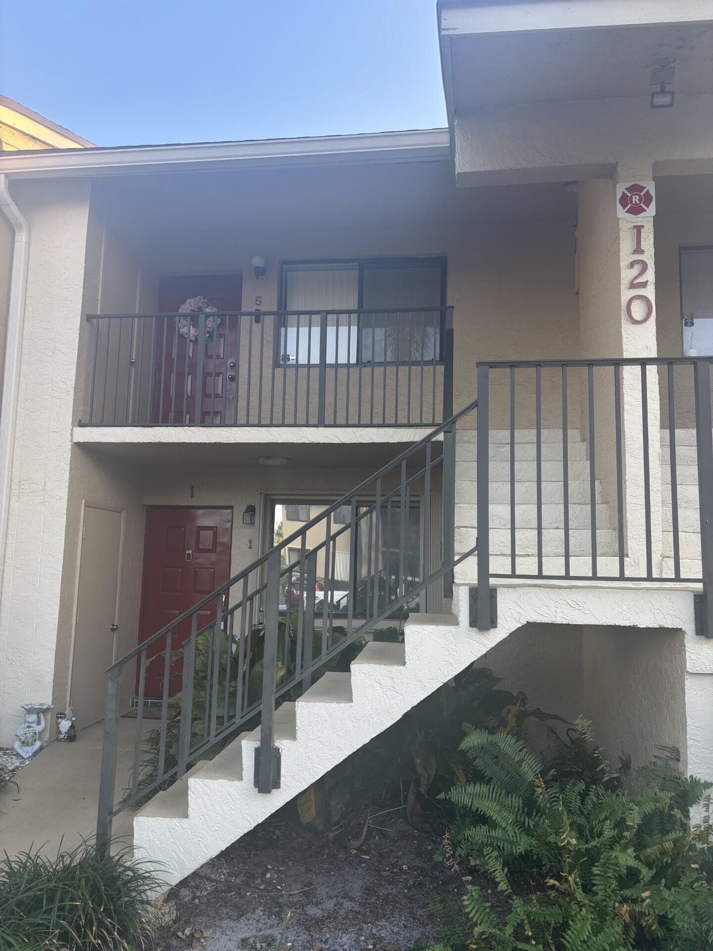 110 SE 7th St- Unit 5 Bldg 110, Deerfield Beach, FL 33441 — photo 2 of 18