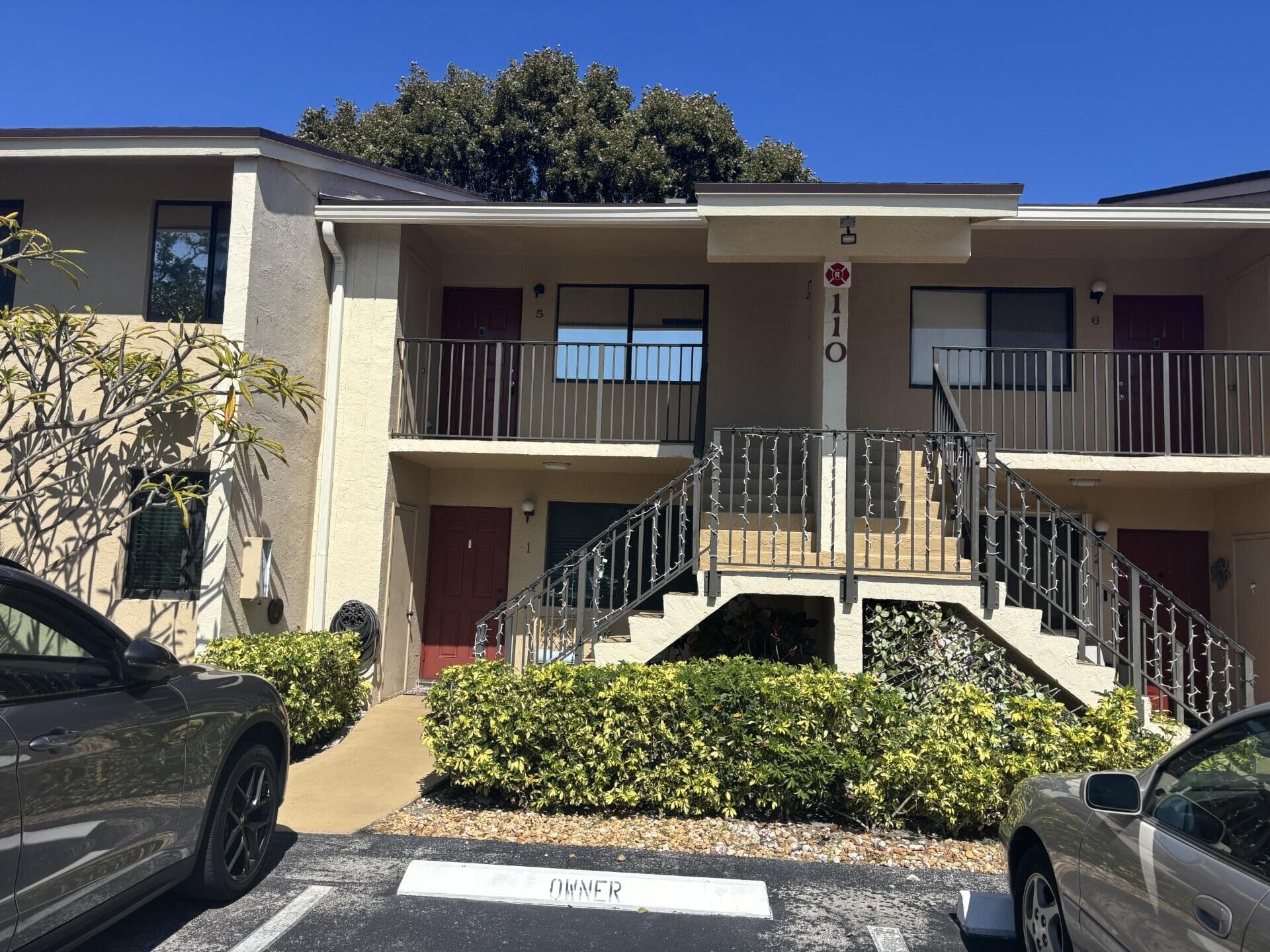 110 SE 7th St- Unit 5 Bldg 110, Deerfield Beach, FL 33441 — photo 1 of 18