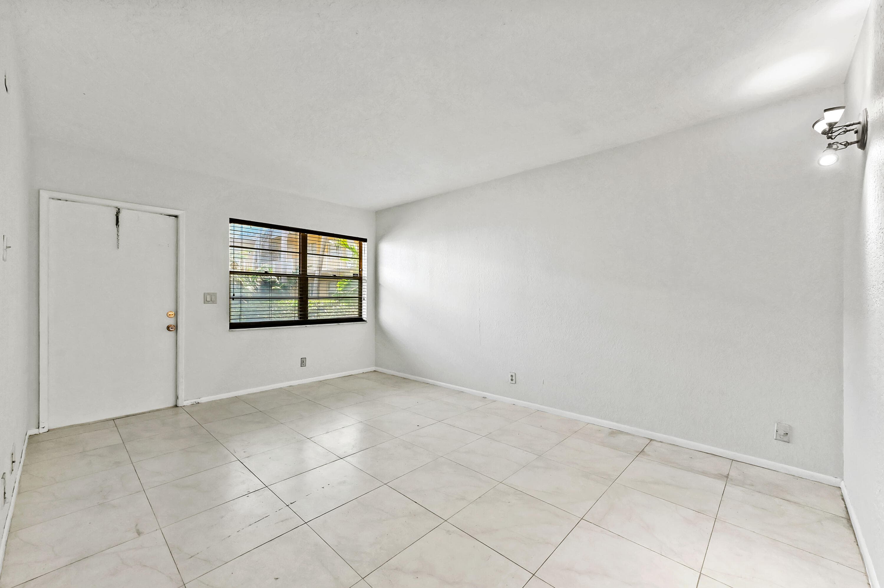 240 Croton Avenue 102, Lantana, FL 33462 — photo 5 of 18