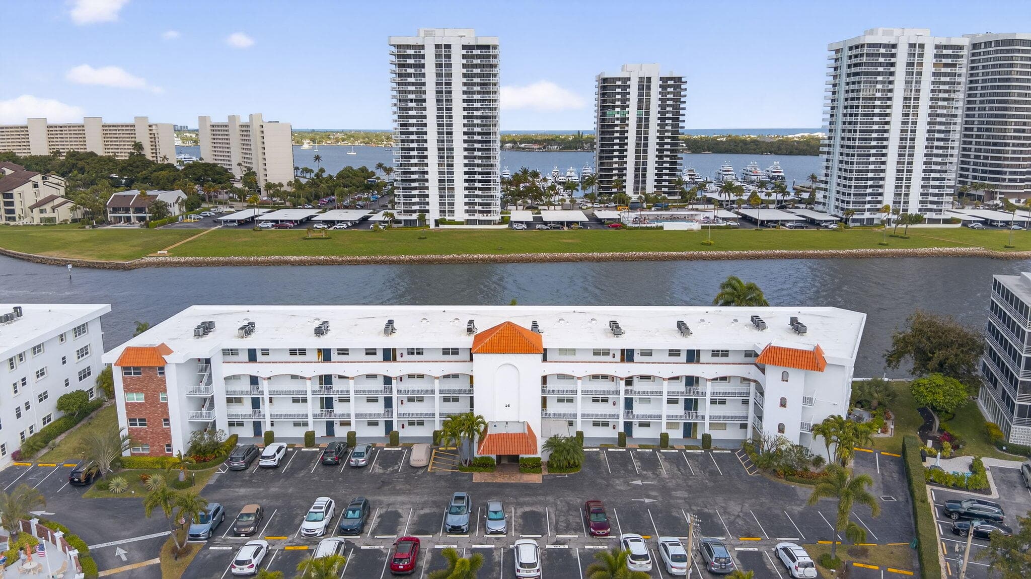 28 Yacht Club Drive 309, North Palm Beach, FL 33408 — photo 2 of 26