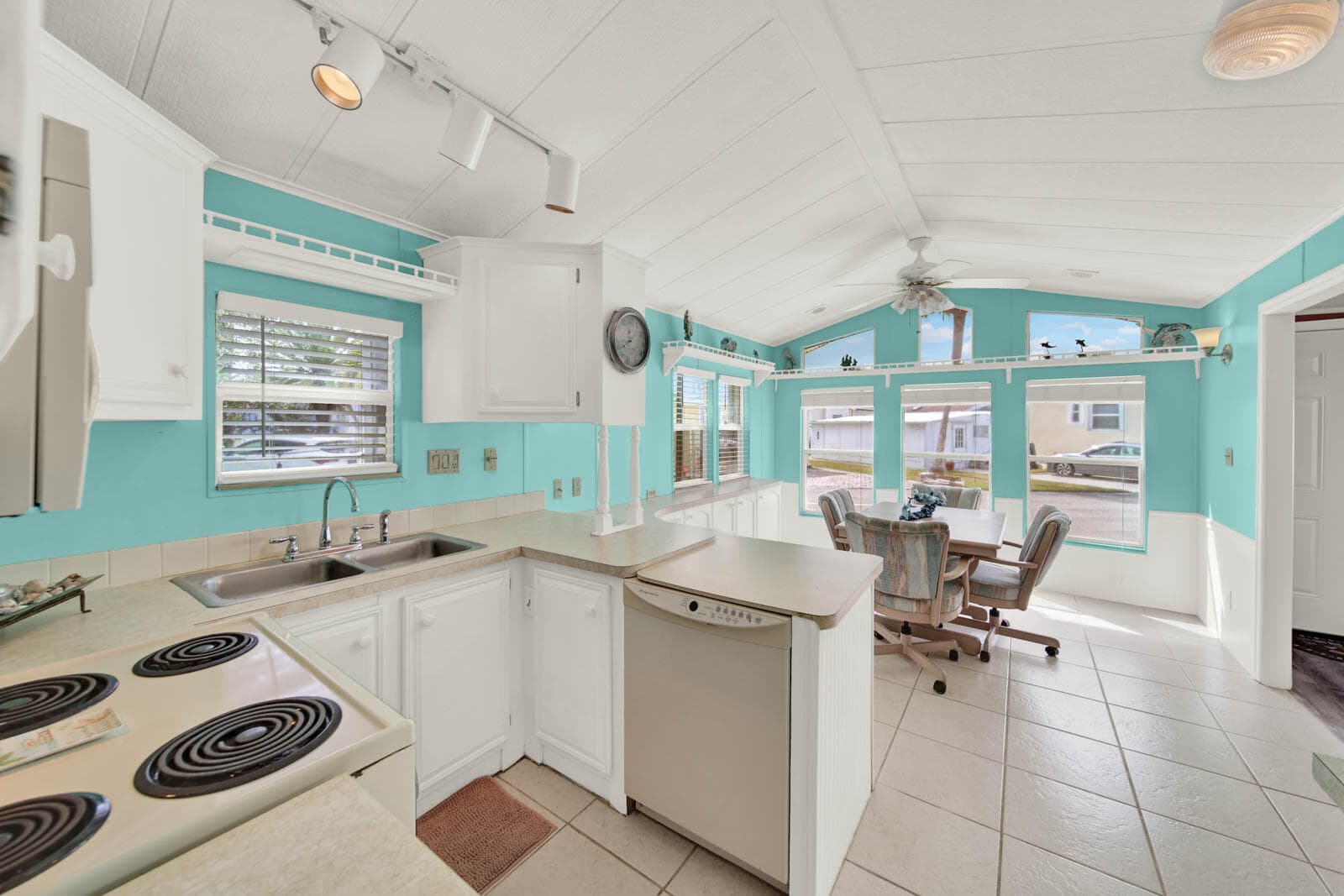 10725 S Ocean Drive 534, Jensen Beach, FL 34957 — photo 11 of 23