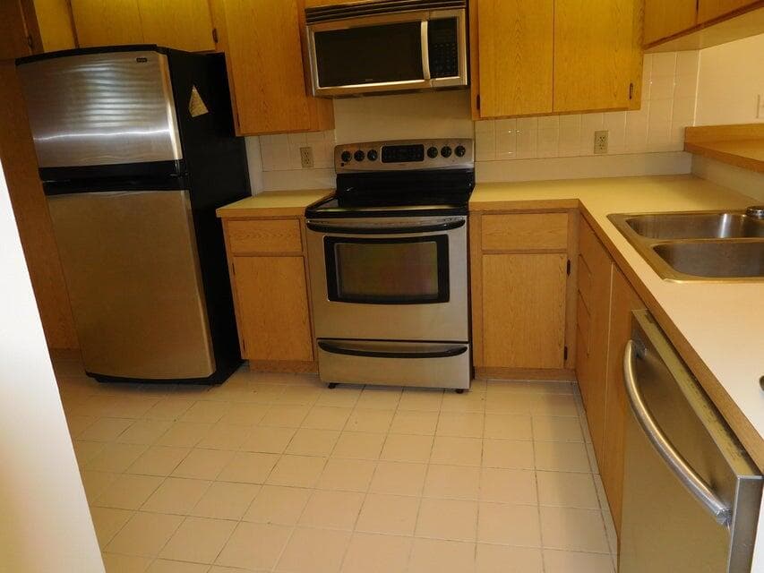 2741 Village Boulevard 304, West Palm Beach, FL 33409 — photo 2 of 12