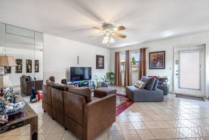 657 Brittany N, Delray Beach, FL 33446 — photo 5 of 41