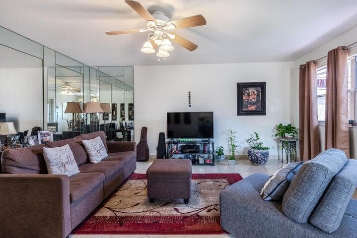 657 Brittany N, Delray Beach, FL 33446 — photo 6 of 41
