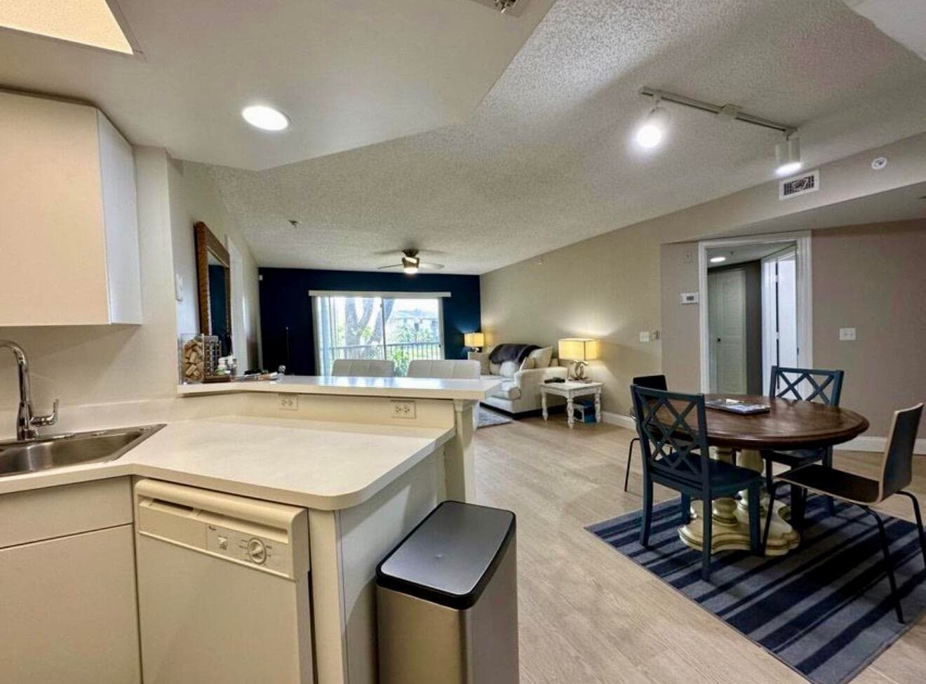 4191 N Haverhill Road 405, West Palm Beach, FL 33417 — photo 28 of 86