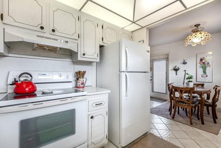 657 Brittany N, Delray Beach, FL 33446 — photo 12 of 42