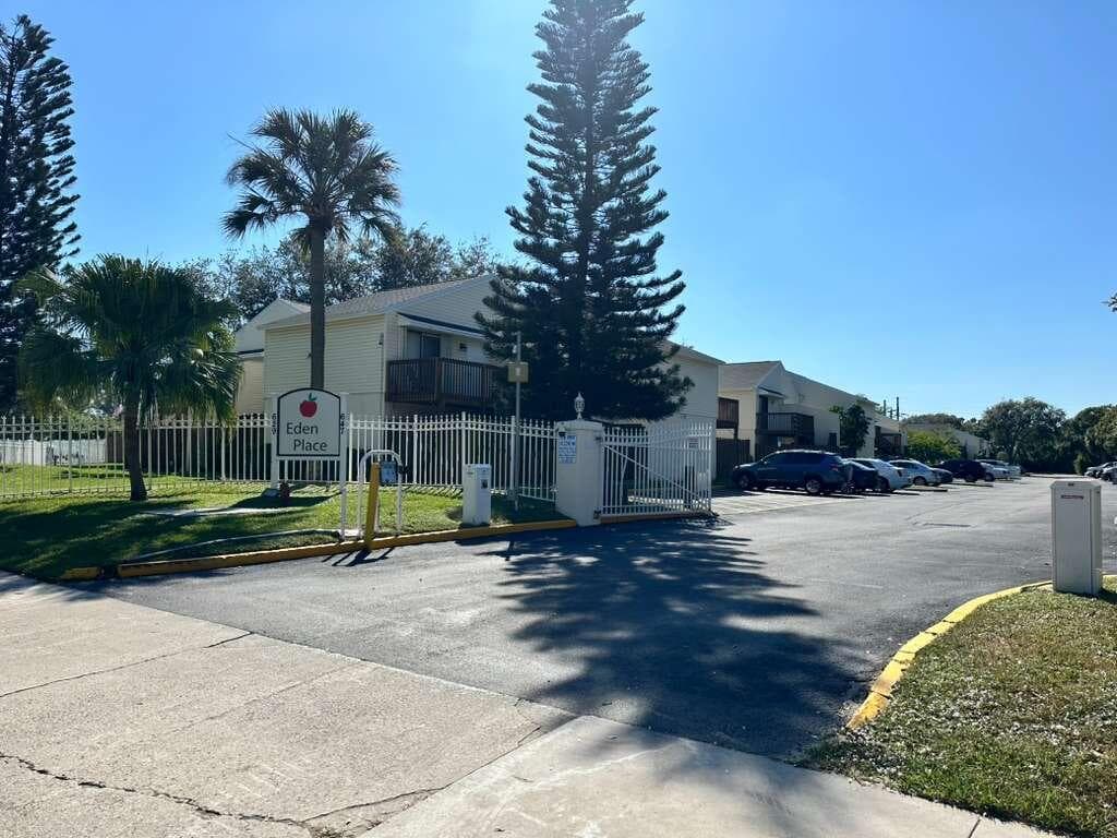 637 Executive Center Drive N102, West Palm Beach, FL 33401 — photo 4 of 38