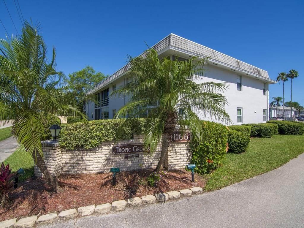 1166 6th Avenue B7, Vero Beach, FL 32960 — photo 1 of 22
