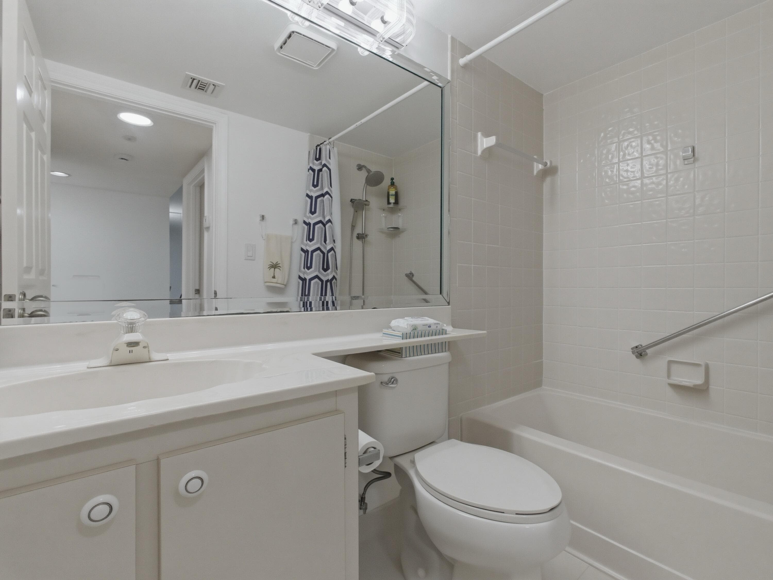7292 S Devon Drive 302, Tamarac, FL 33321 — photo 17 of 40