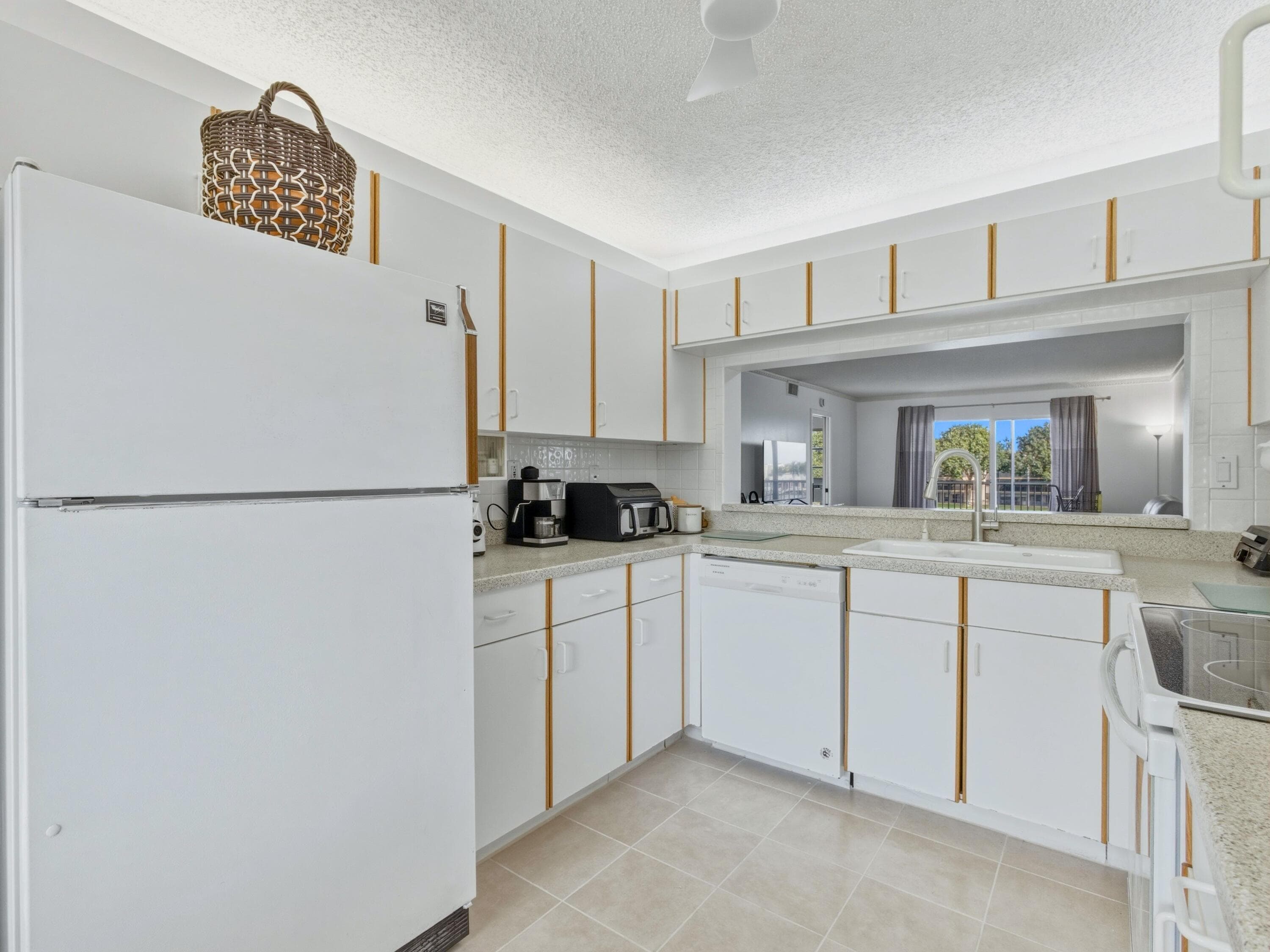 7292 S Devon Drive 302, Tamarac, FL 33321 — photo 7 of 40