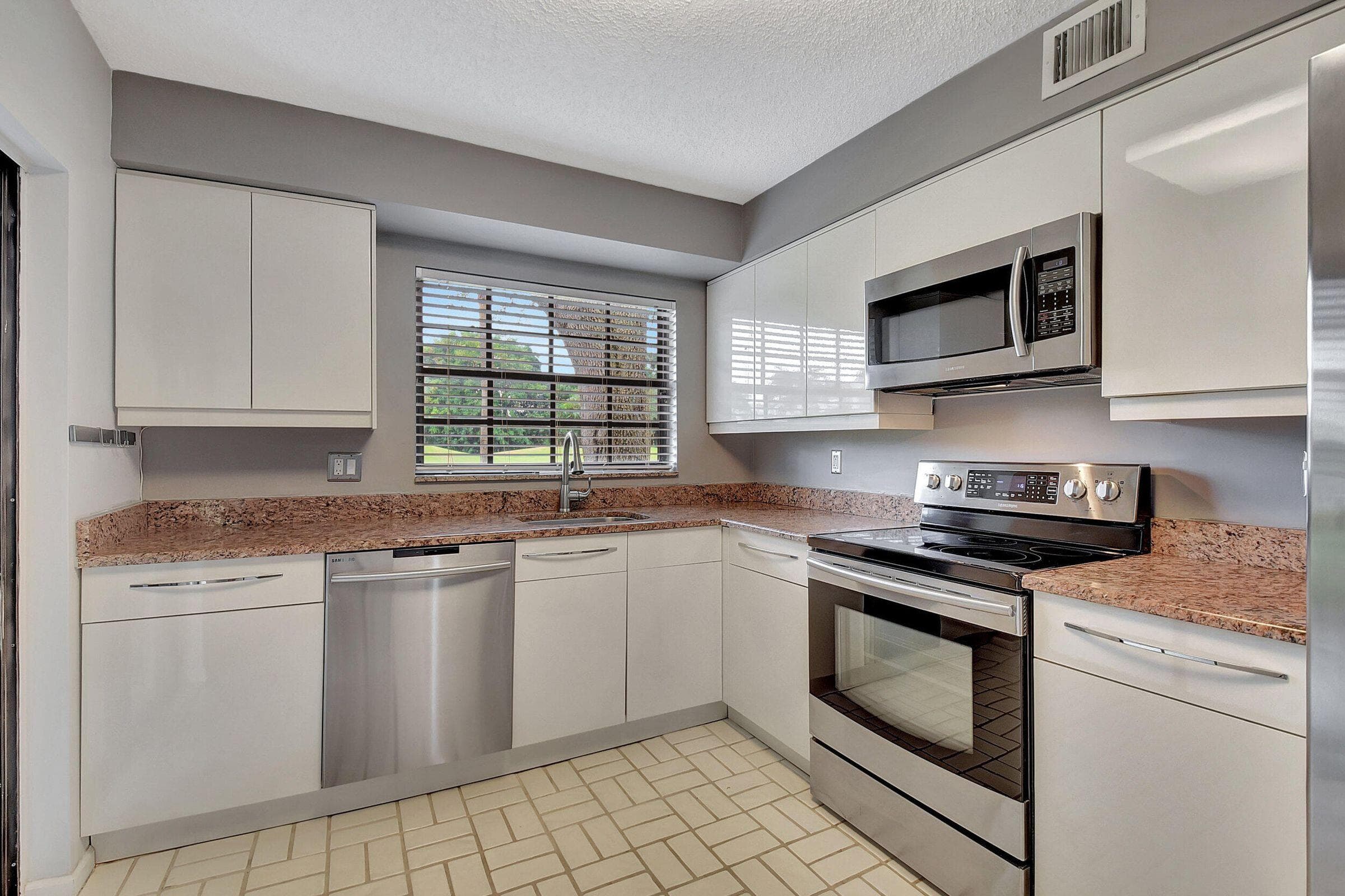 17396 Boca Club Boulevard 104, Boca Raton, FL 33487 — photo 3 of 26