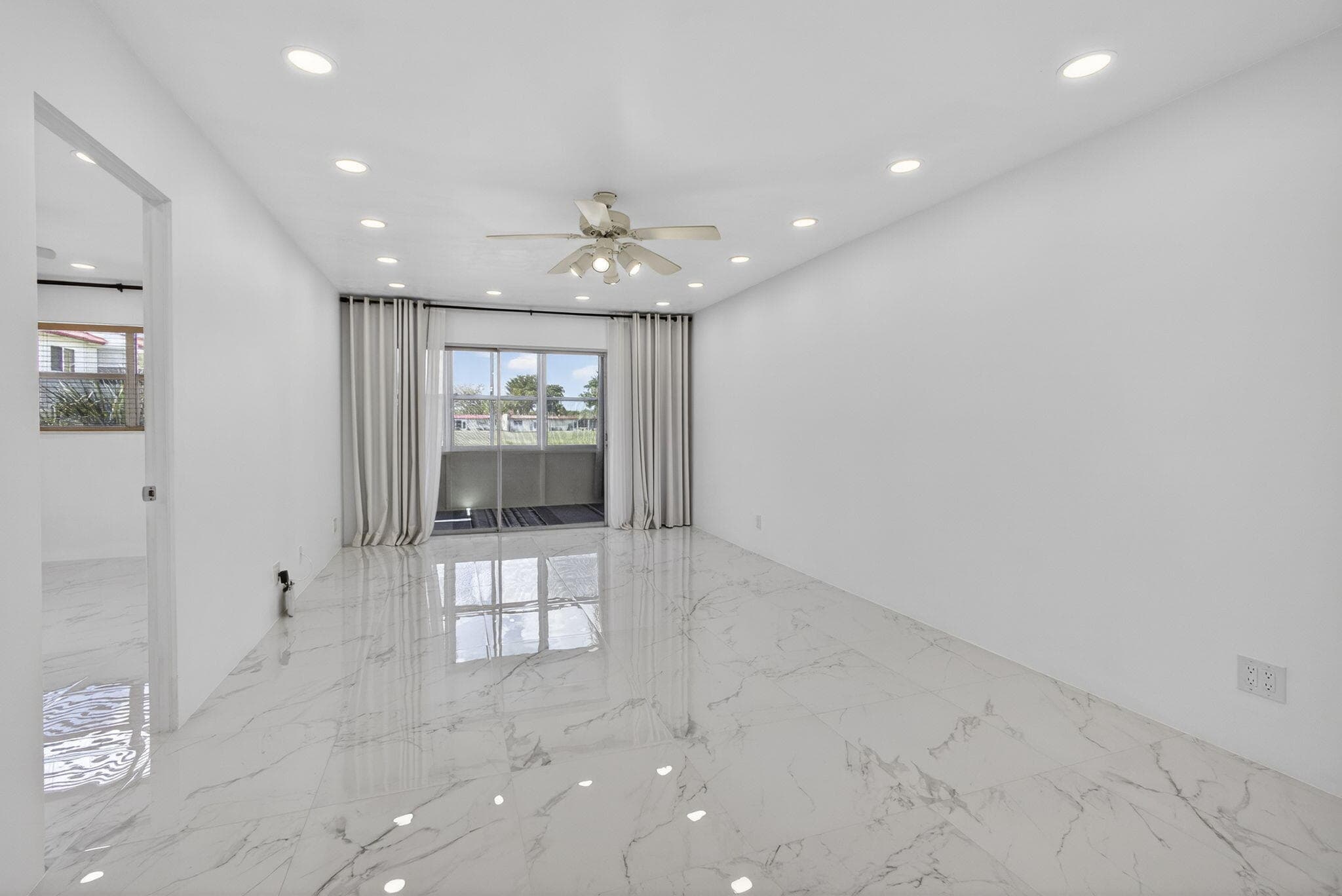 105 Lake Irene Drive, West Palm Beach, FL 33411 — photo 9 of 40