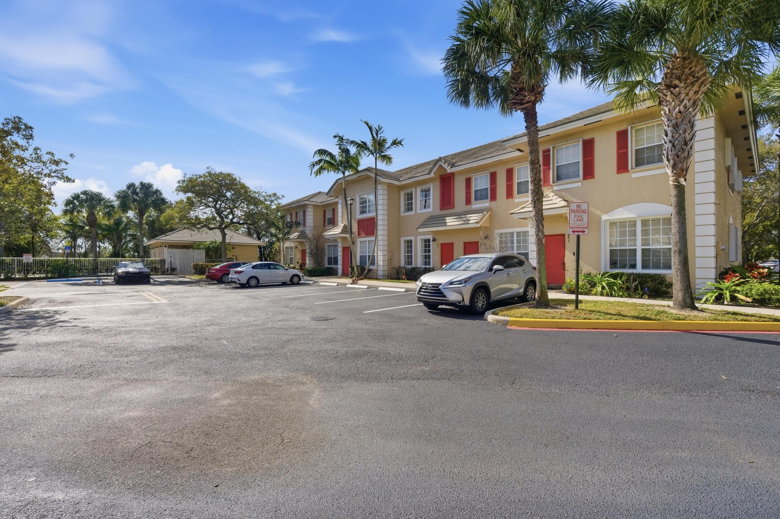 687 NW 42nd Avenue, Plantation, FL 33317 — photo 5 of 29