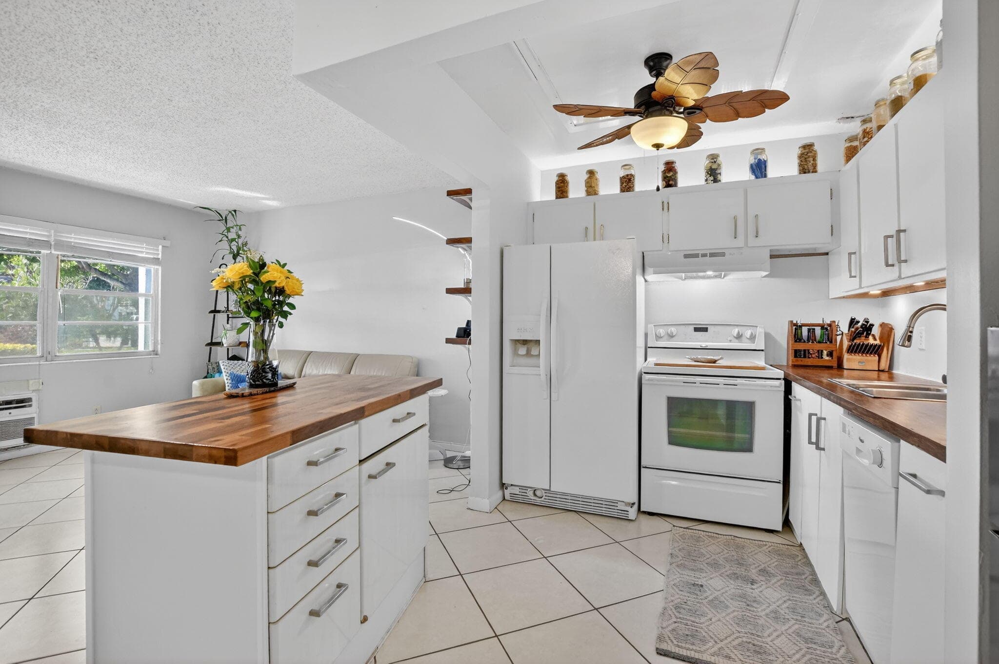 290 Oakridge Q 290, Deerfield Beach, FL 33442 — photo 1 of 31