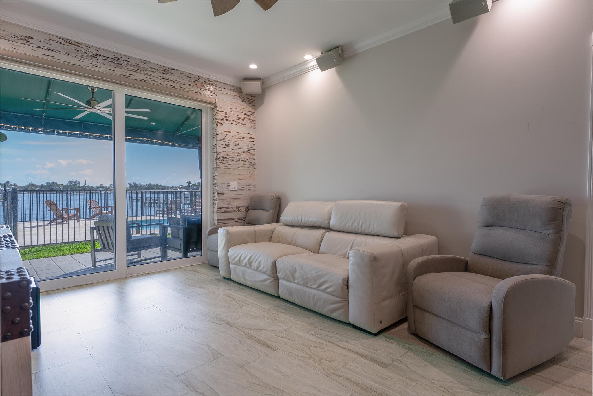 318 N Lake Drive, Lantana, FL 33462 — photo 14 of 43