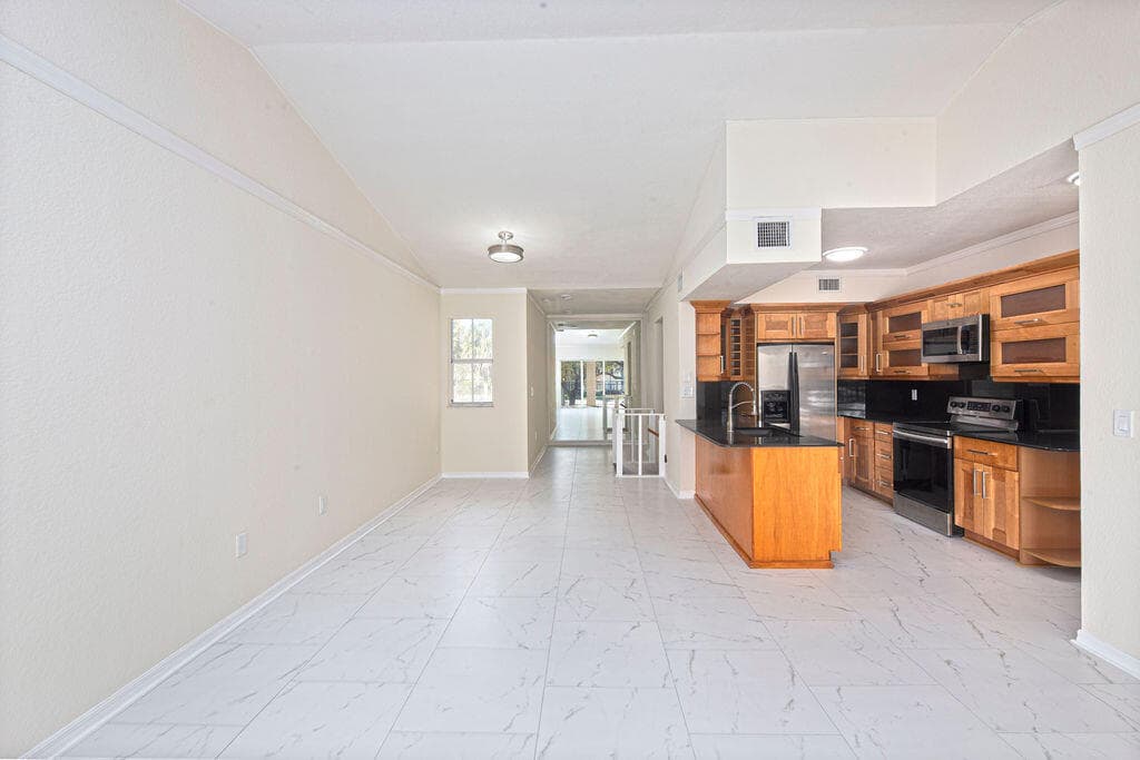2400 Centergate Dr 202, Miramar, FL 33025 — photo 14 of 37