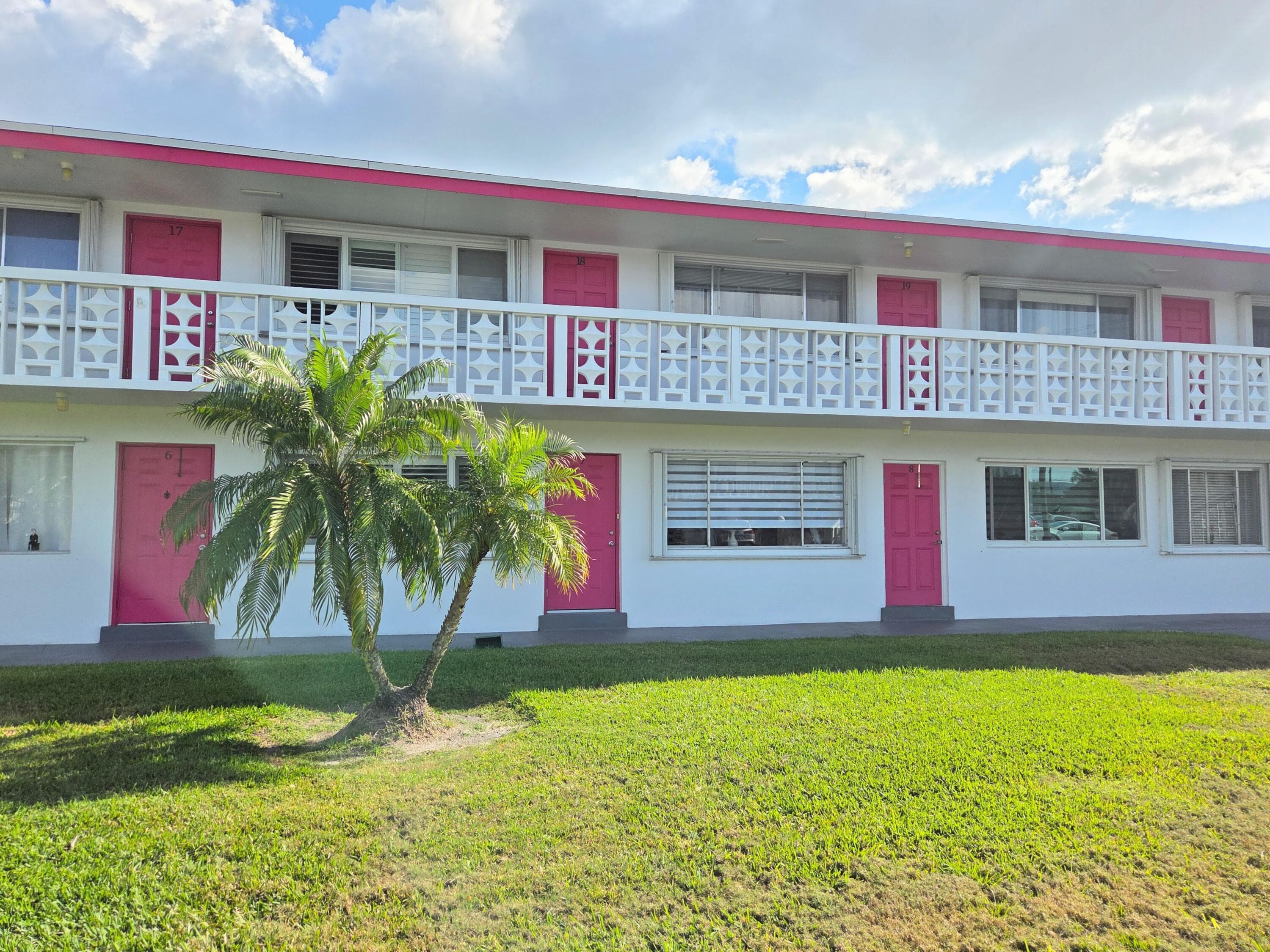 2180 Lake Osborne Drive 7, Lake Worth Beach, FL 33461 — photo 2 of 22