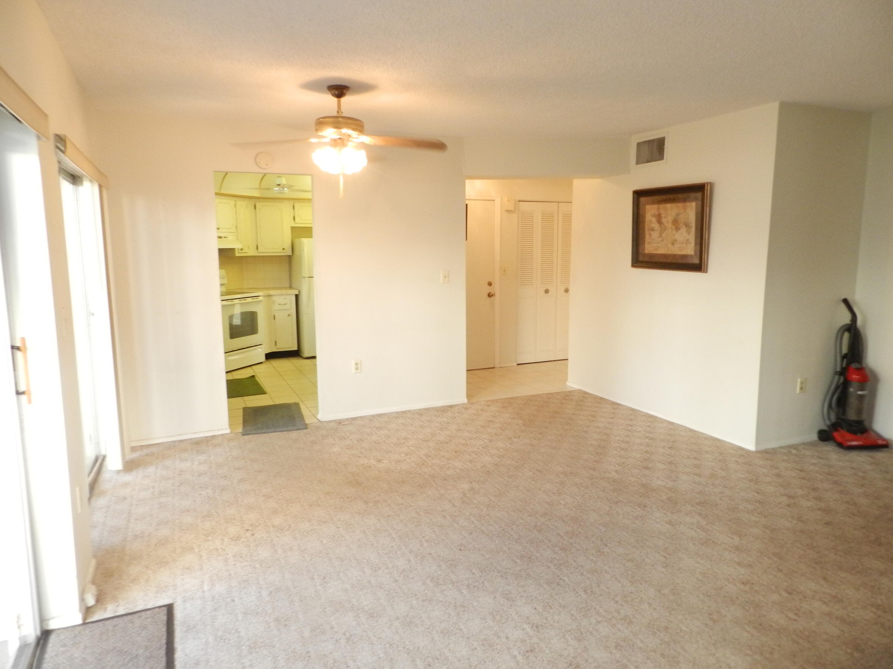 4 Greenway Village N 107, Royal Palm Beach, FL 33411 — photo 9 of 21
