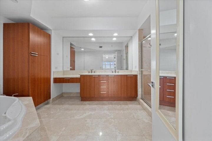 2650 Lake Shore Drive 1004, Riviera Beach, FL 33404 — photo 11 of 23