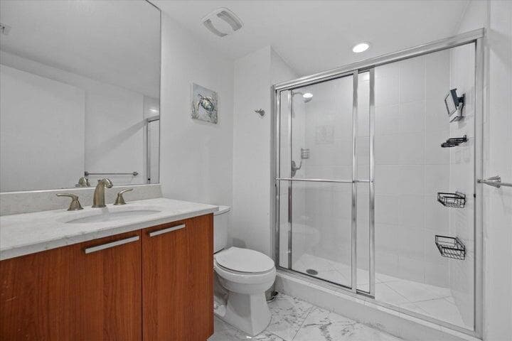 2650 Lake Shore Drive 1004, Riviera Beach, FL 33404 — photo 12 of 23
