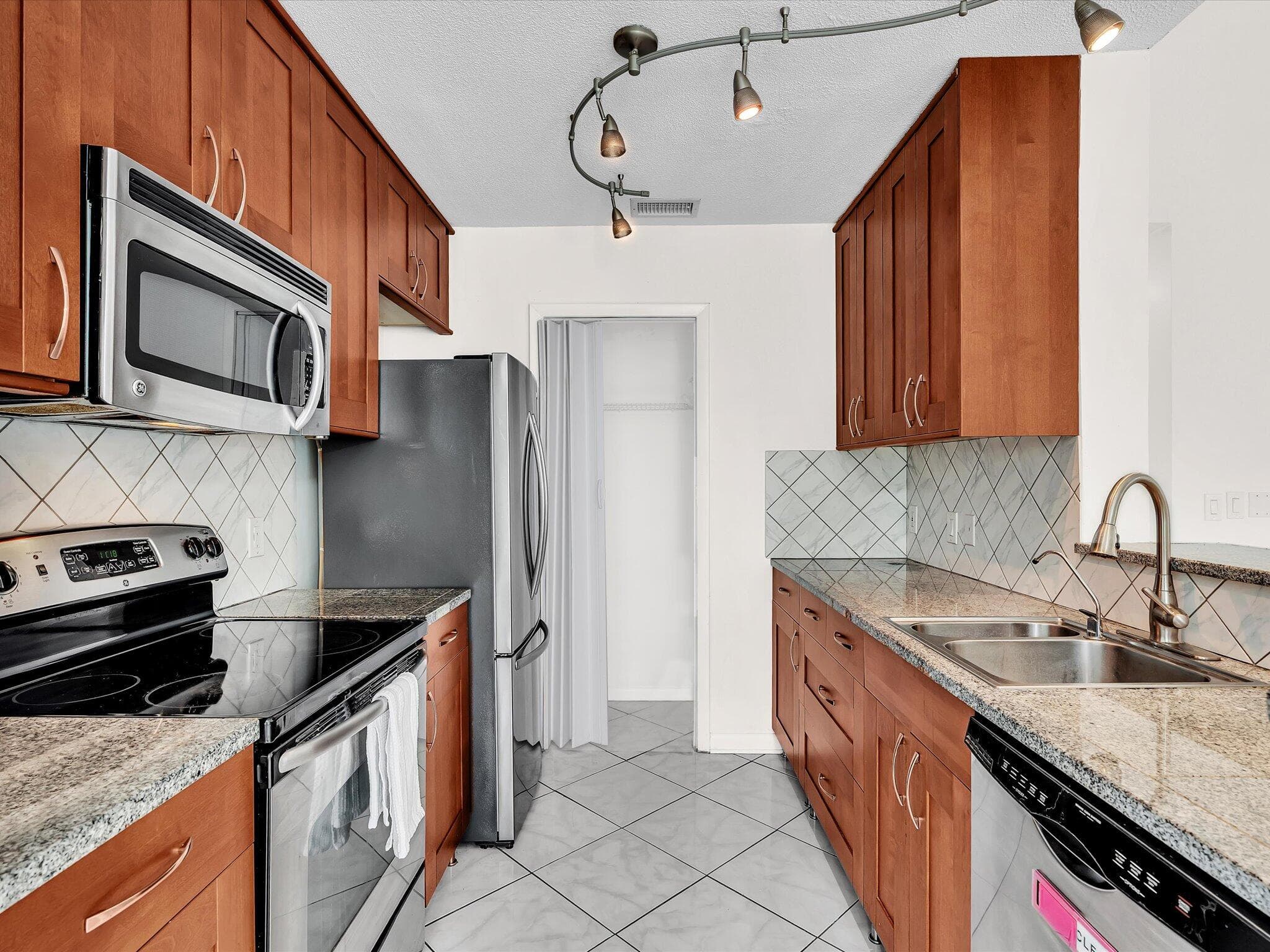 815 W Boynton Beach Boulevard 16-205, Boynton Beach, FL 33426 — photo