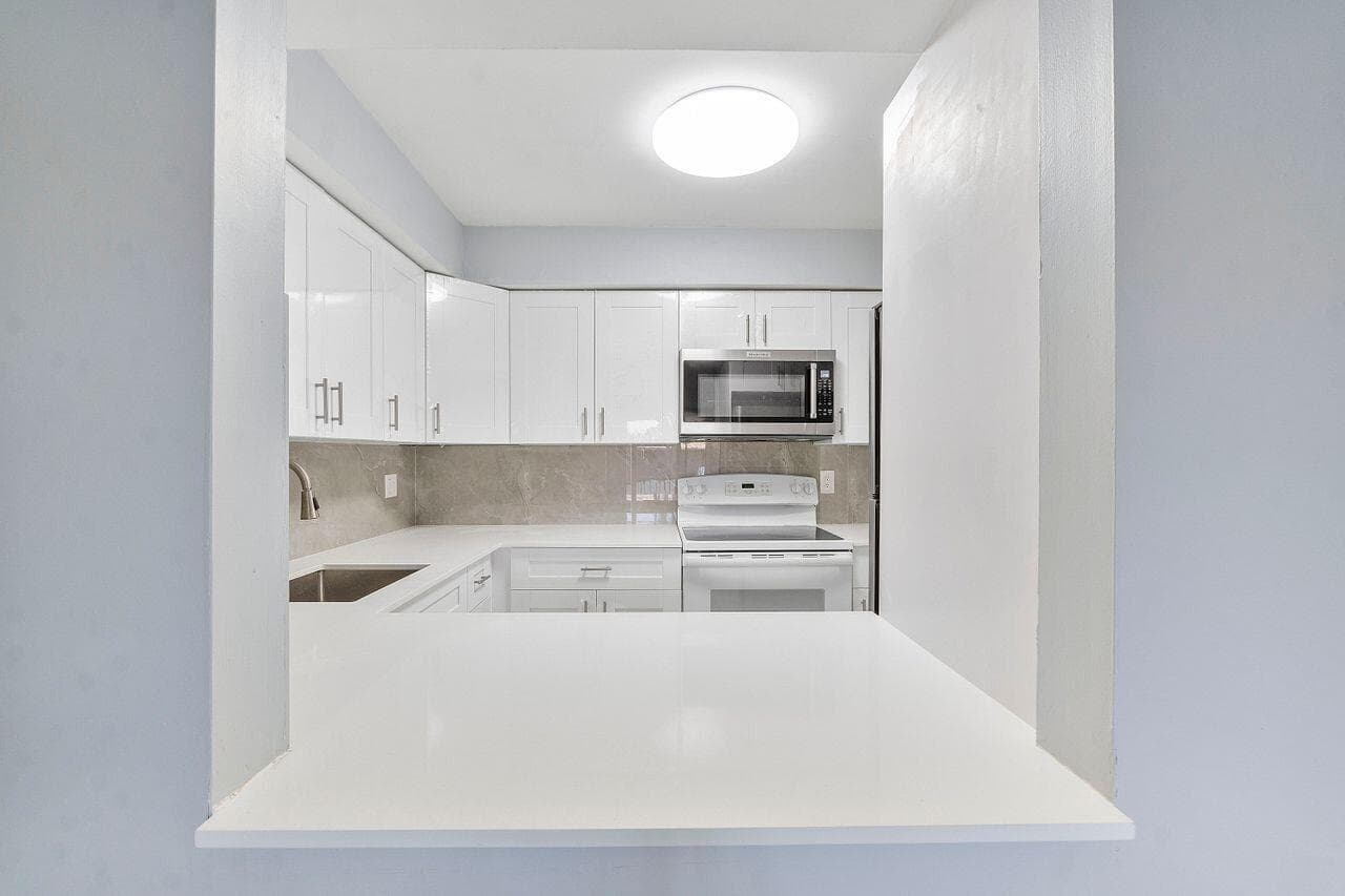 9960 Pineapple Tree Drive 107, Boynton Beach, FL 33436 — photo 6 of 35