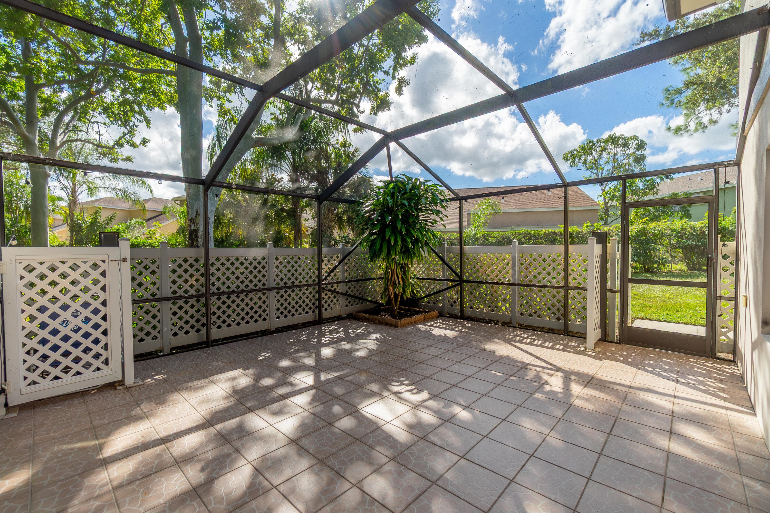 31 Clinton Court C, Royal Palm Beach, FL 33411 — photo 5 of 31