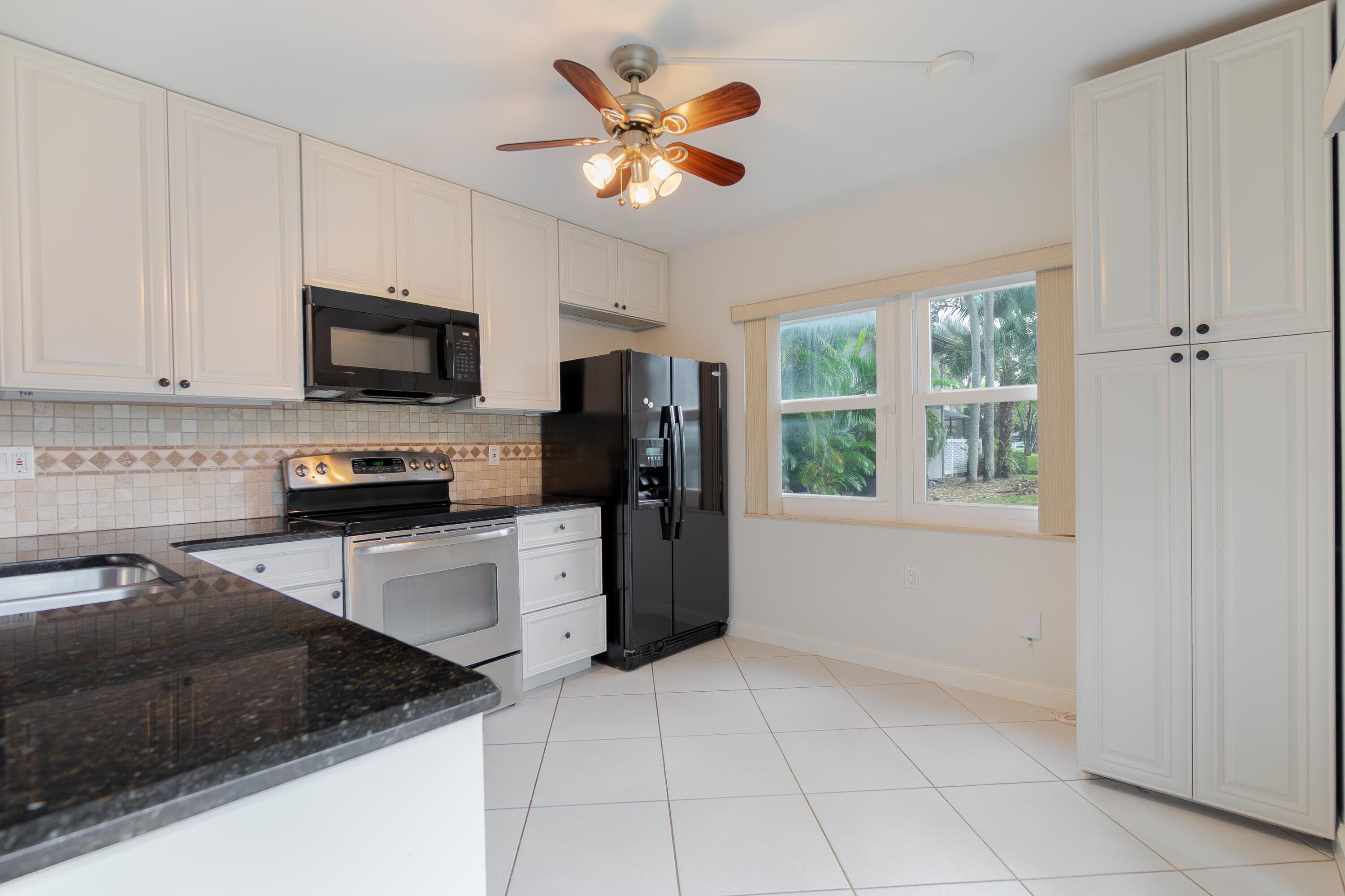 31 Clinton Court C, Royal Palm Beach, FL 33411 — photo 14 of 31