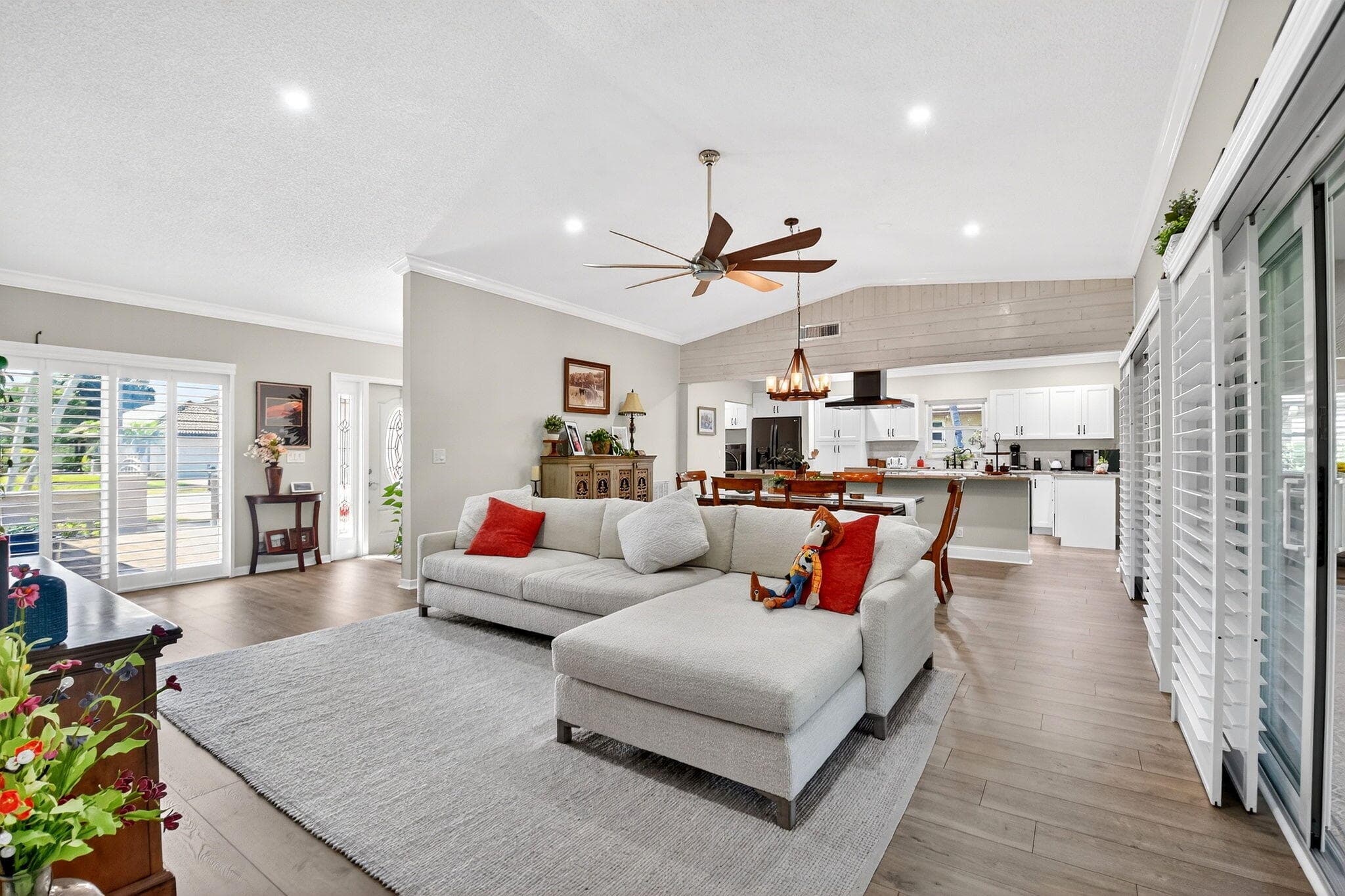 10265 Greentrail Drive N, Boynton Beach, FL 33436 — photo 14 of 70