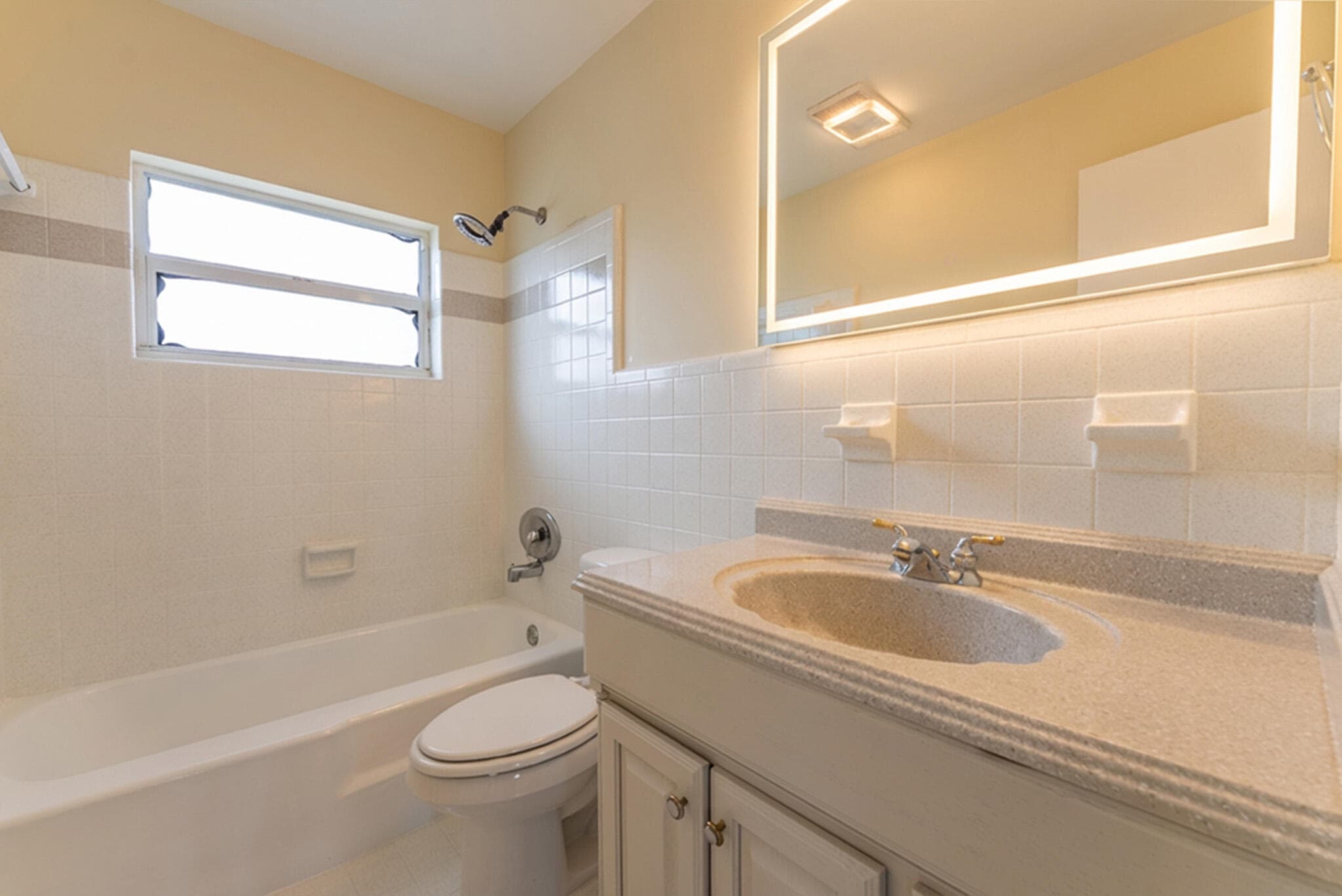 425 Palo Alto Drive, Palm Springs, FL 33461 — photo 15 of 31