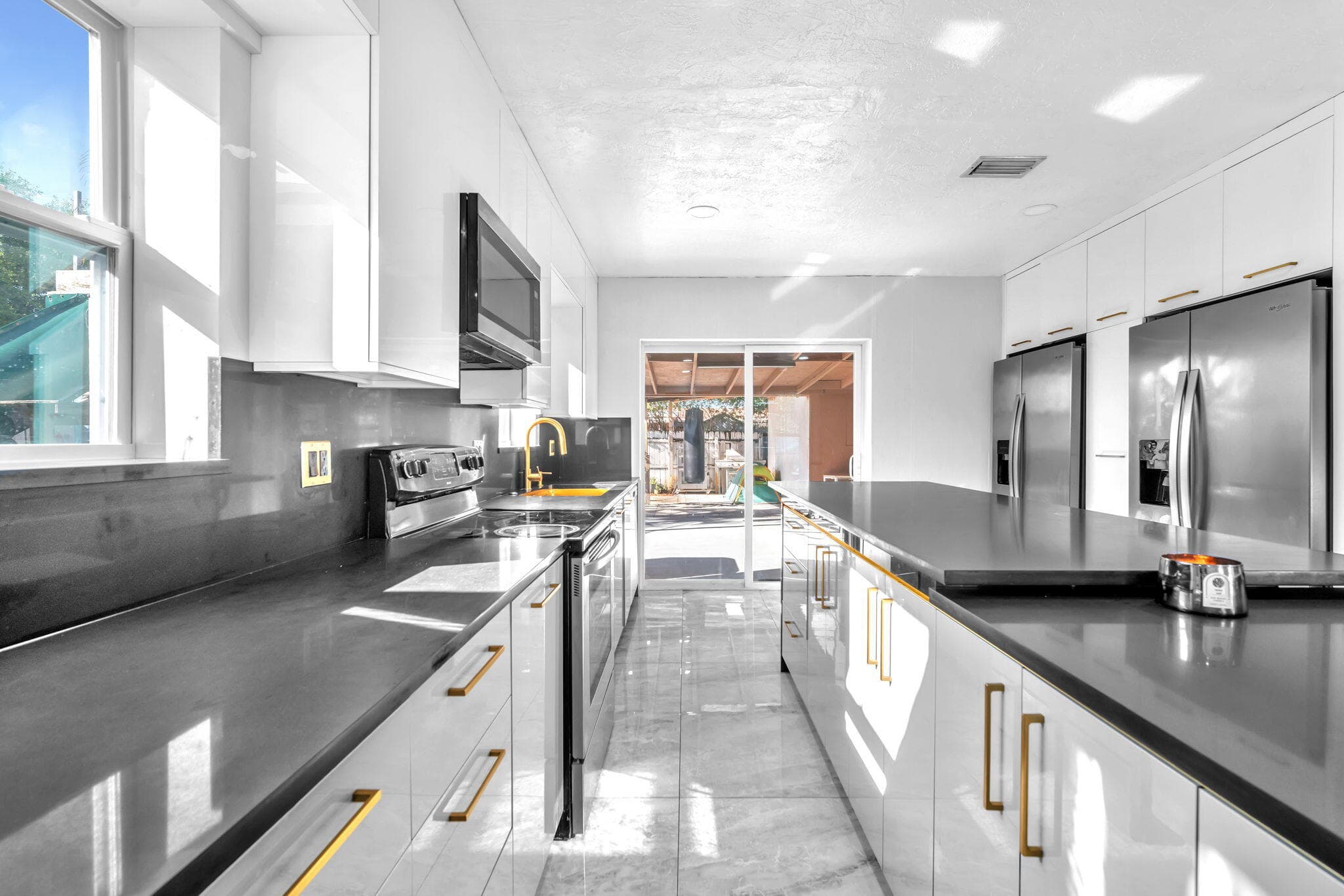 7151 Taft Street, Hollywood, FL 33024 — photo 7 of 32