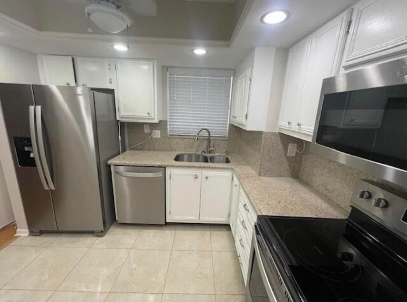 705 Lori Dr Drive 216, Palm Springs, FL 33461 — photo