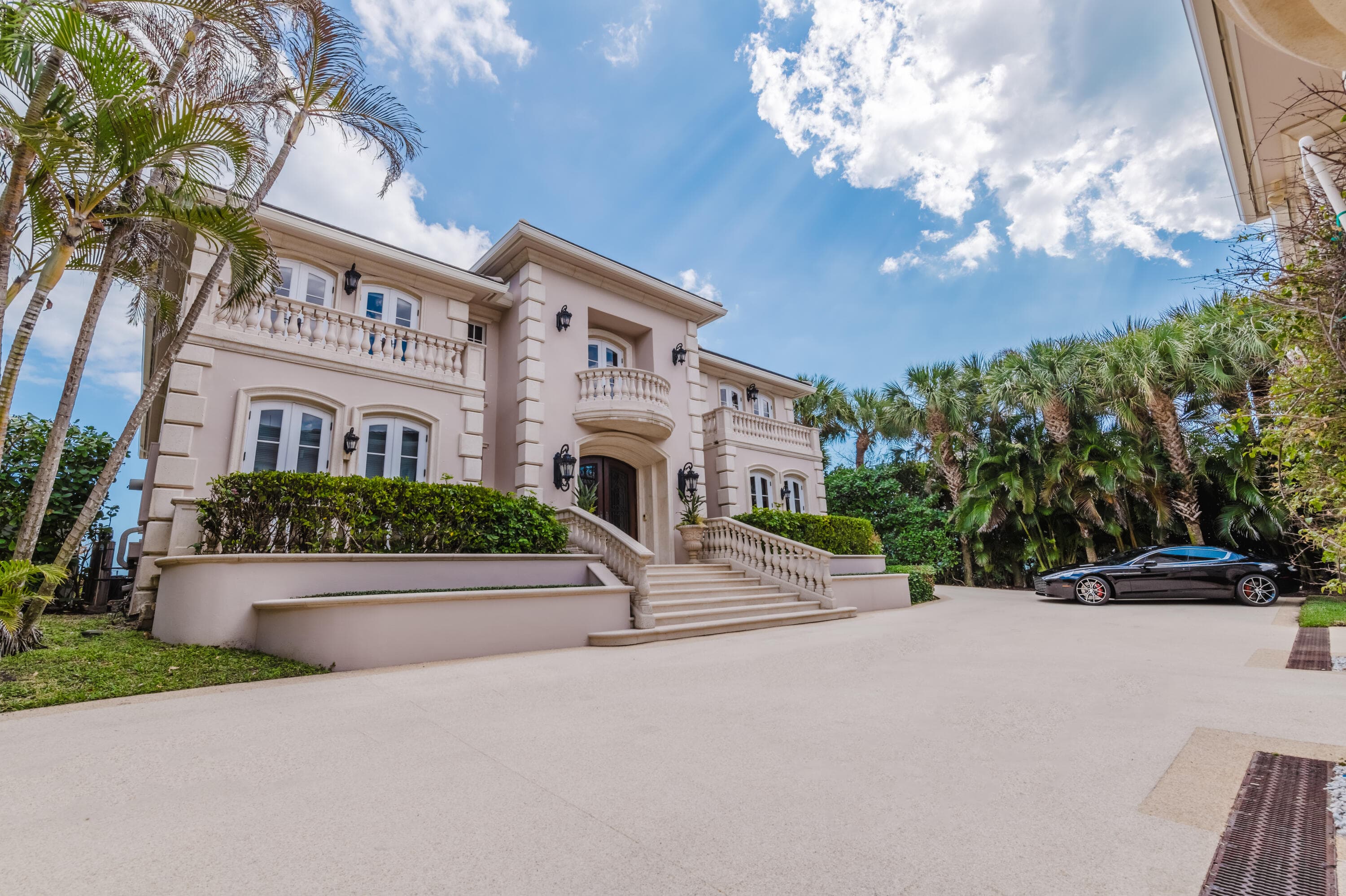 19 N Beach Road, Jupiter Island, FL 33455 — photo 8 of 80