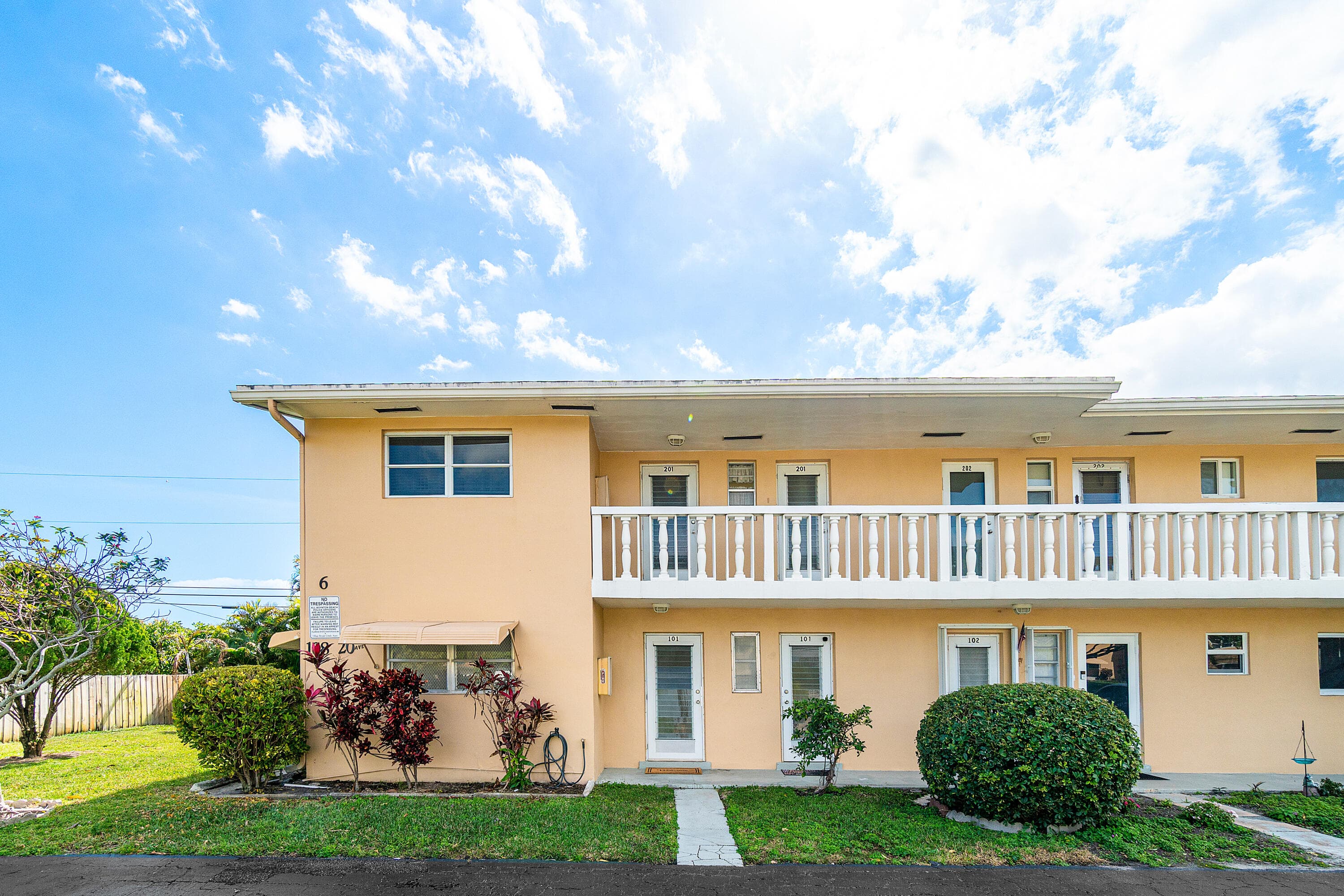 108 NE 20th Avenue NE 201, Boynton Beach, FL 33435 — photo 3 of 39