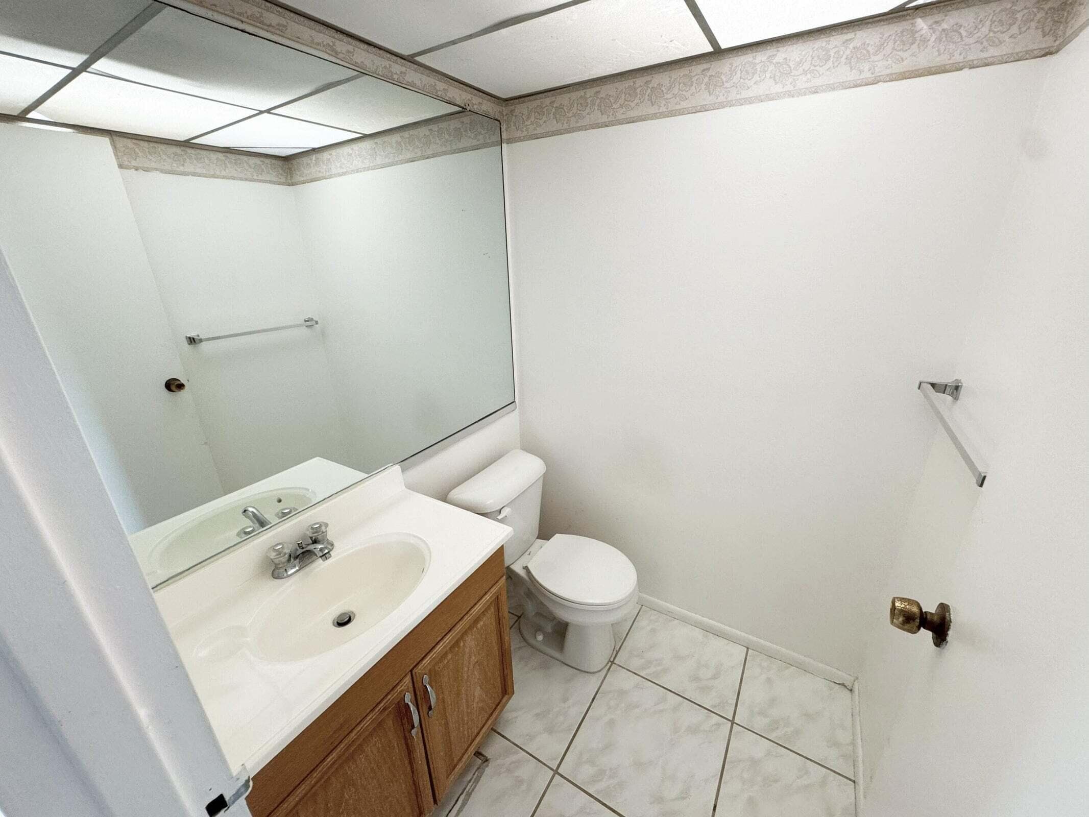 379 Saxony H, Delray Beach, FL 33446 — photo 7 of 33