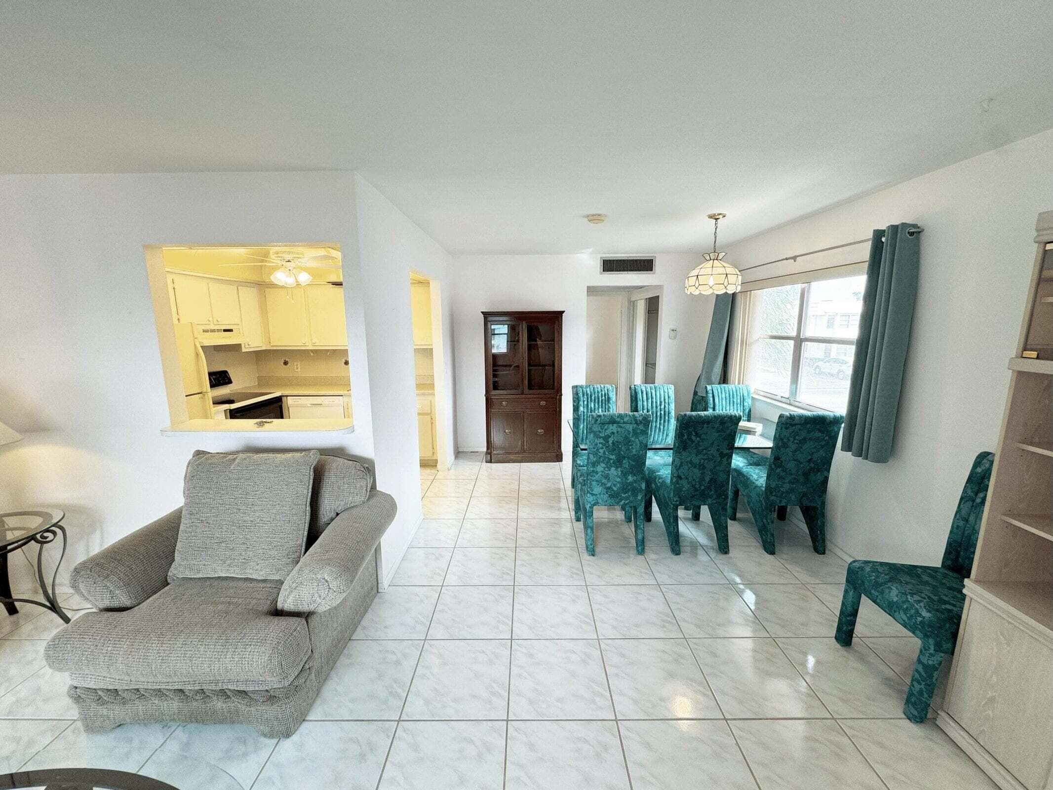379 Saxony H, Delray Beach, FL 33446 — photo 3 of 33