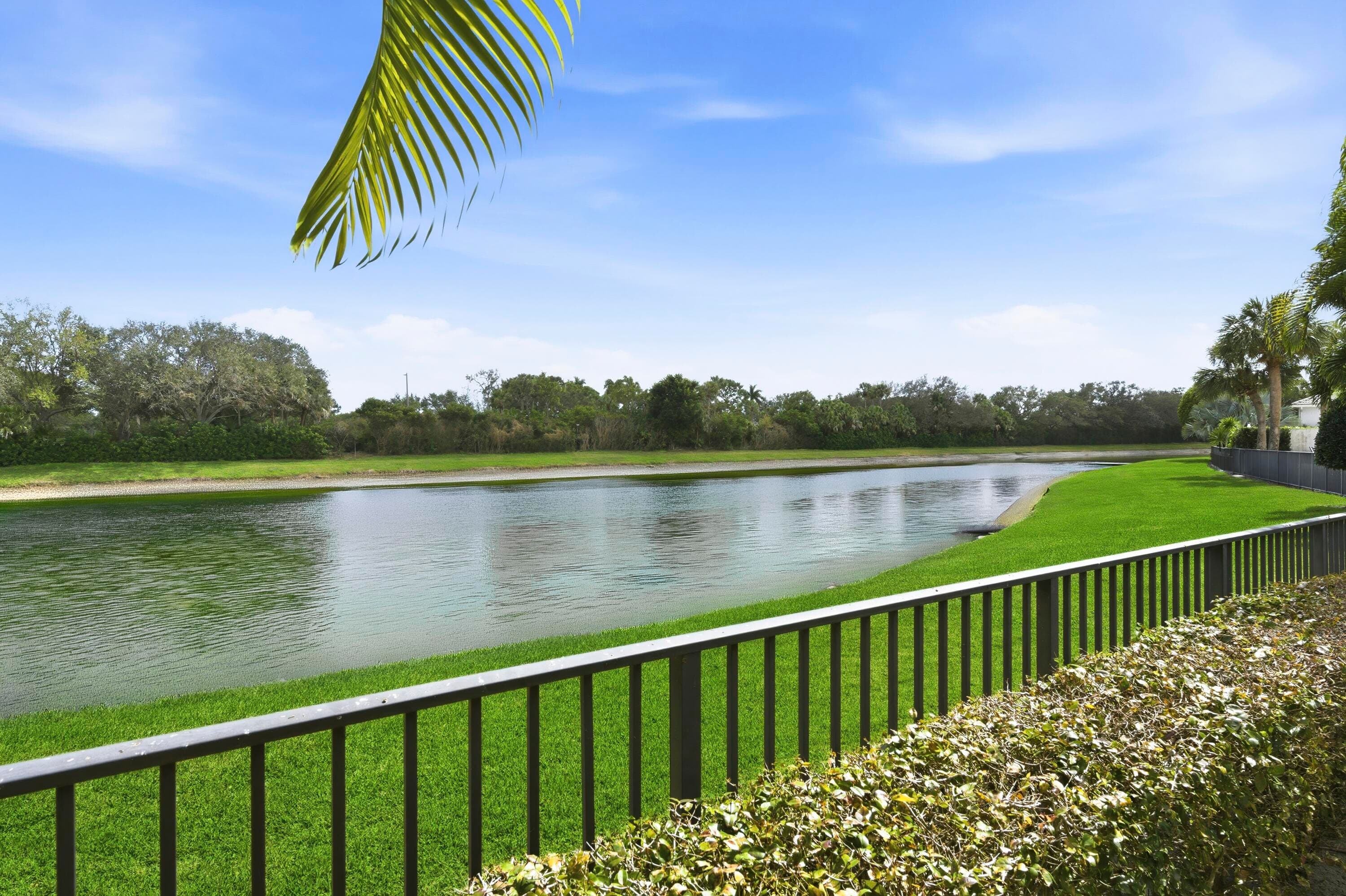 401 Via Placita, Palm Beach Gardens, FL 33418 — photo 4 of 21